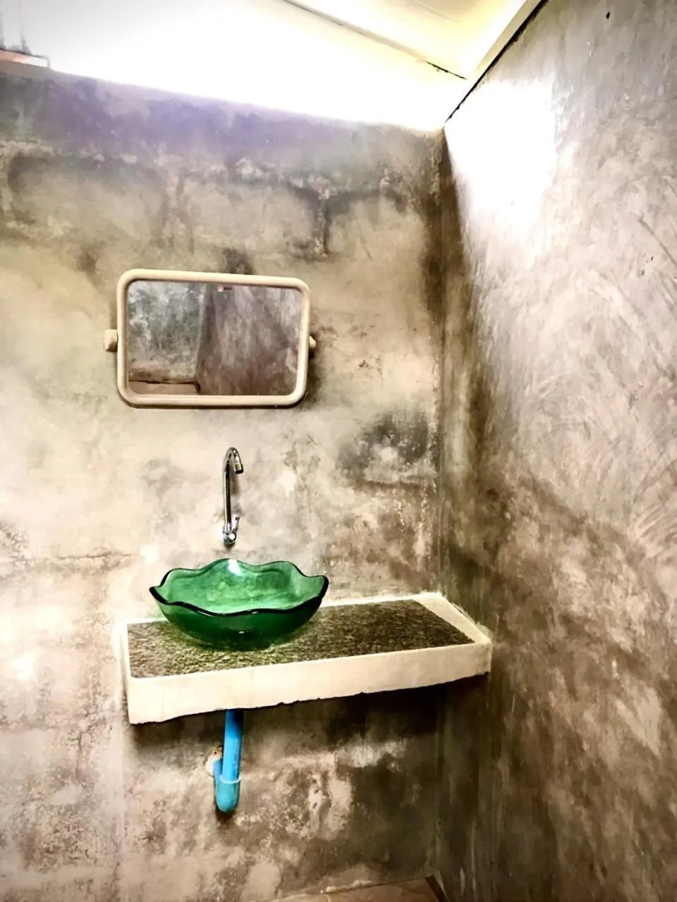 Bathroom in Frog Garden Hut