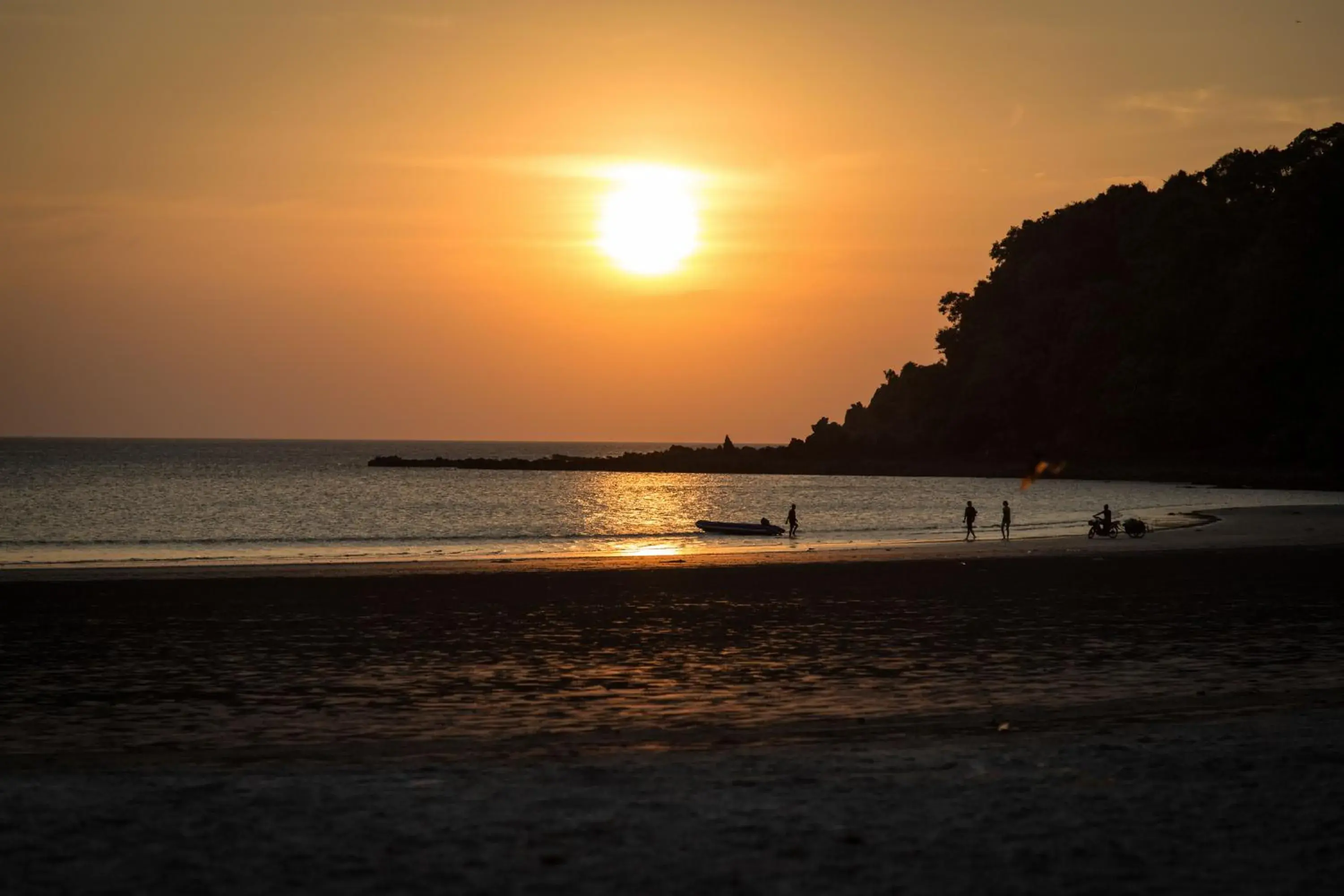 Frog Garden Hut Frog Garden Hut