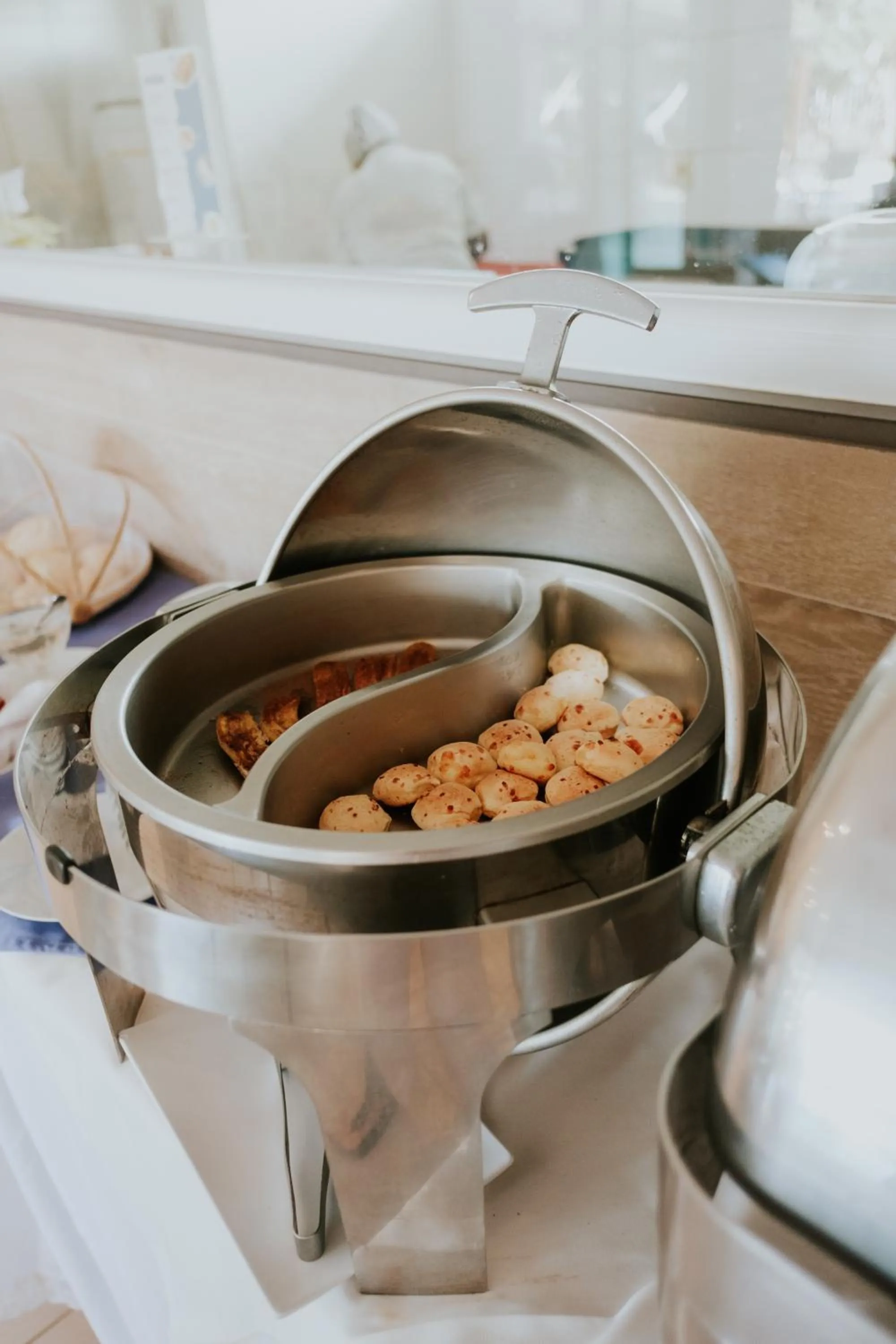 Breakfast in Wave Suítes Hotel & Lounge bar