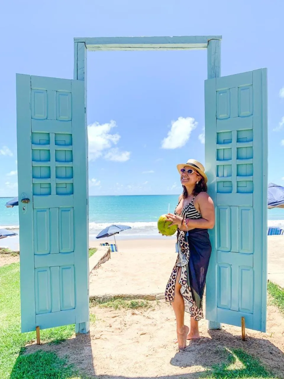 Beach in Wave Suítes Hotel & Lounge bar