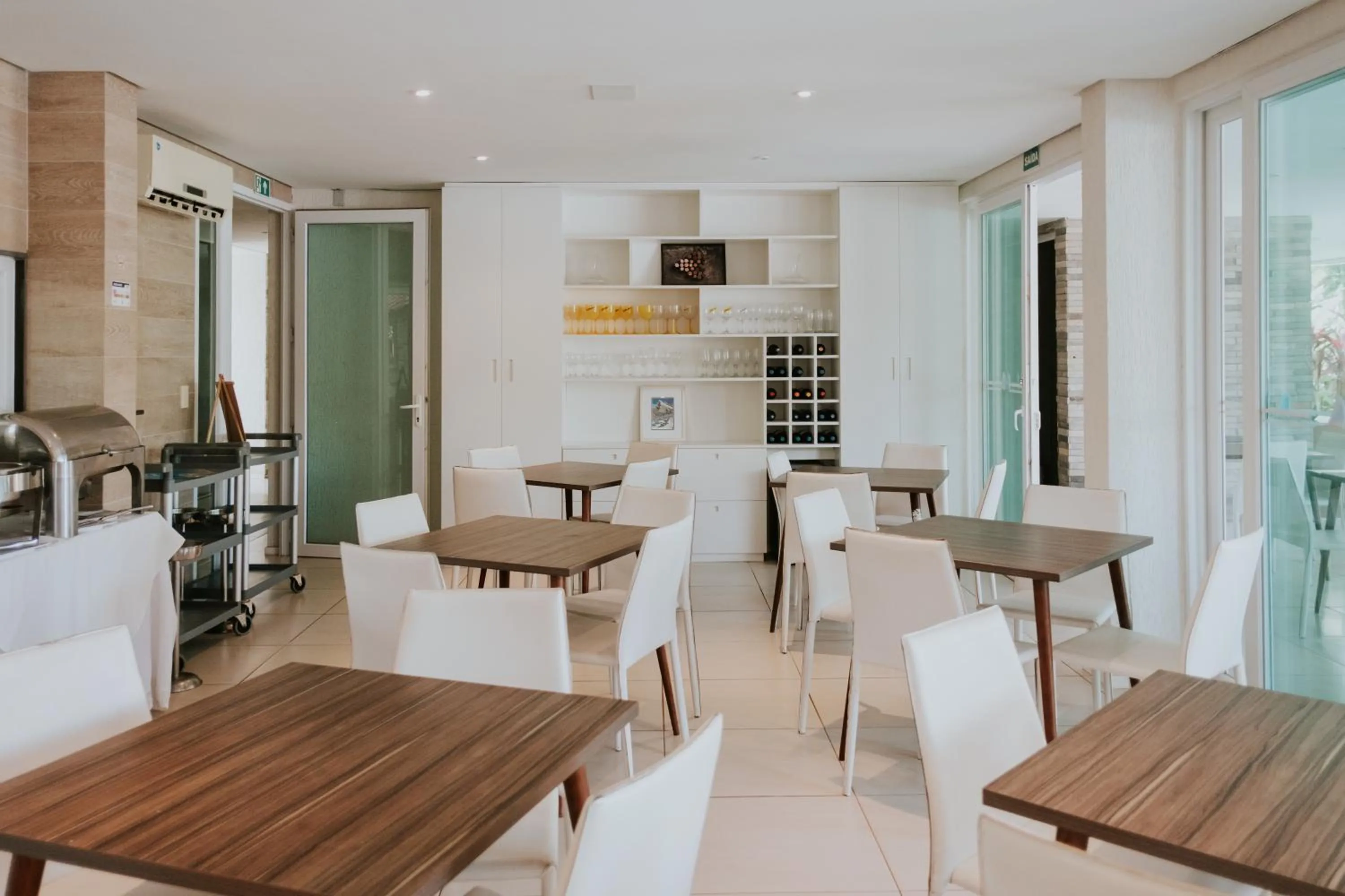 Restaurant/places to eat in Wave Suítes Hotel & Lounge bar