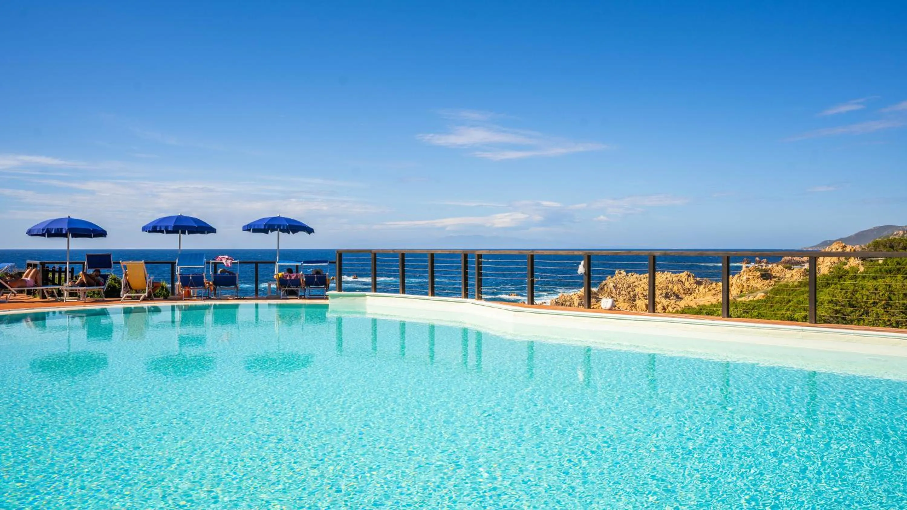 Swimming pool in Hotel Costa Paradiso