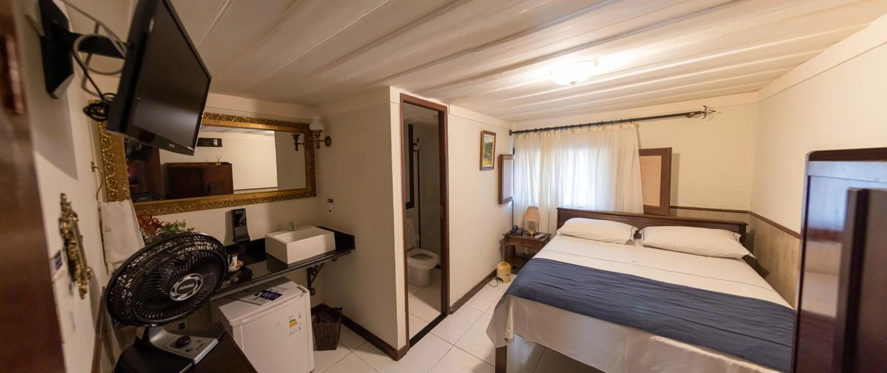 Bedroom, Bed in Pousada Dom Petrópolis