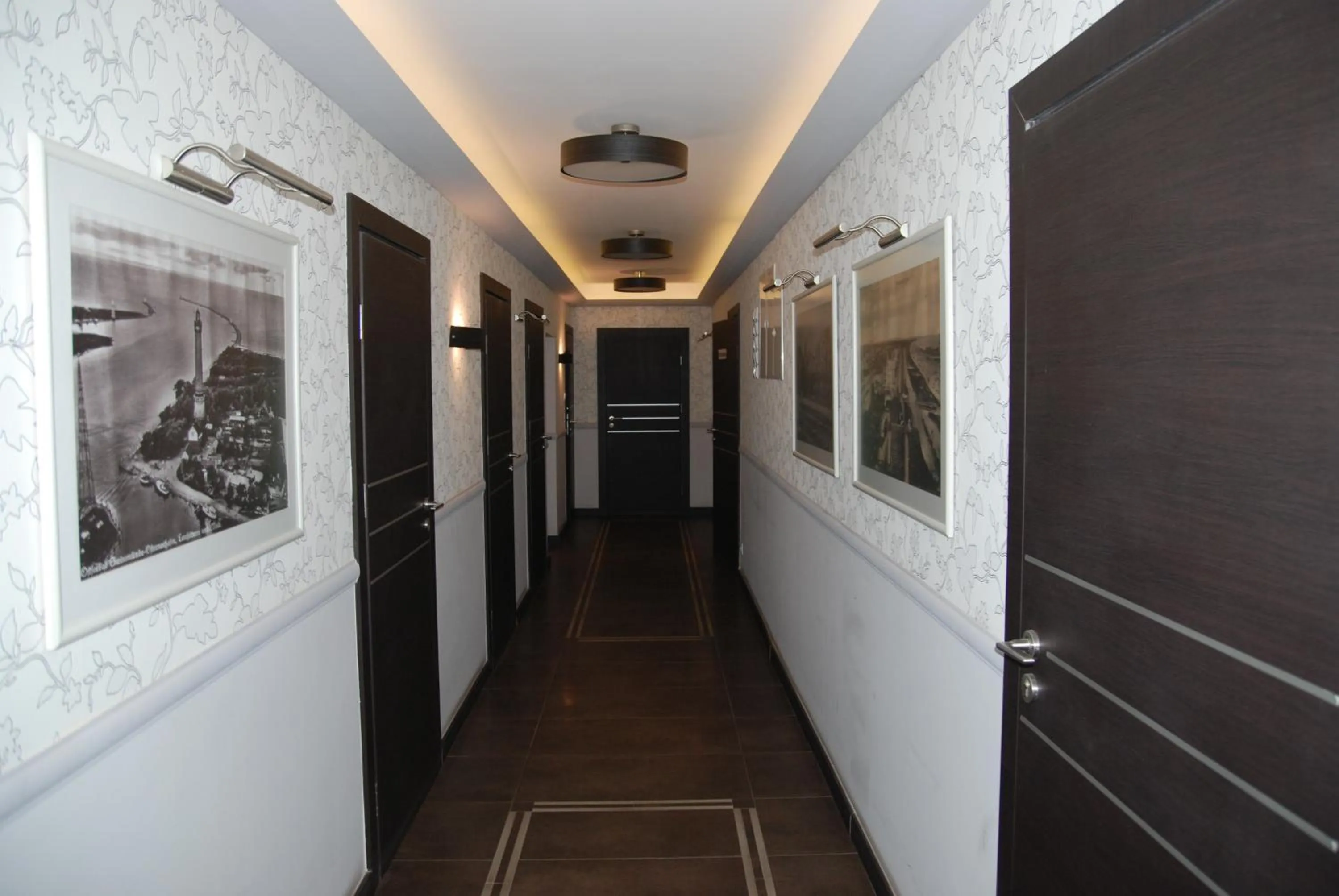 Food and drinks in Admiral II