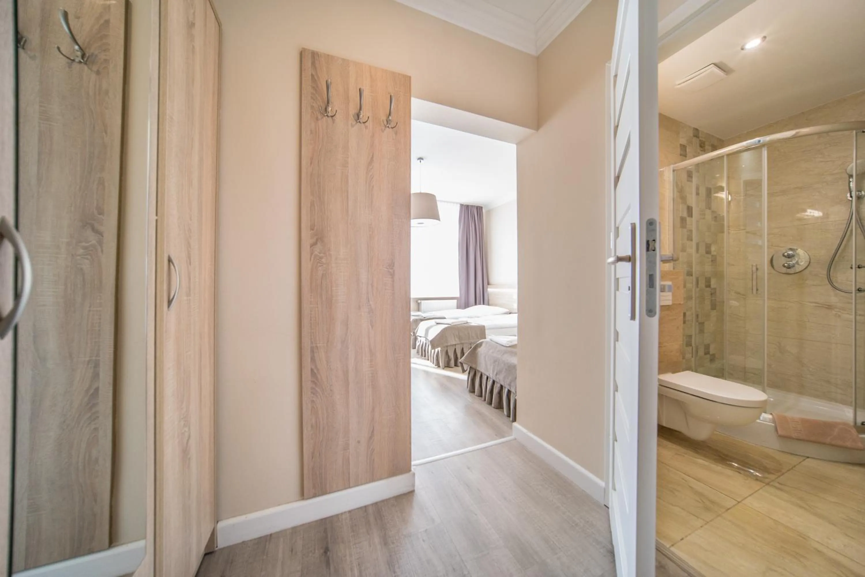 Bathroom in Admiral II