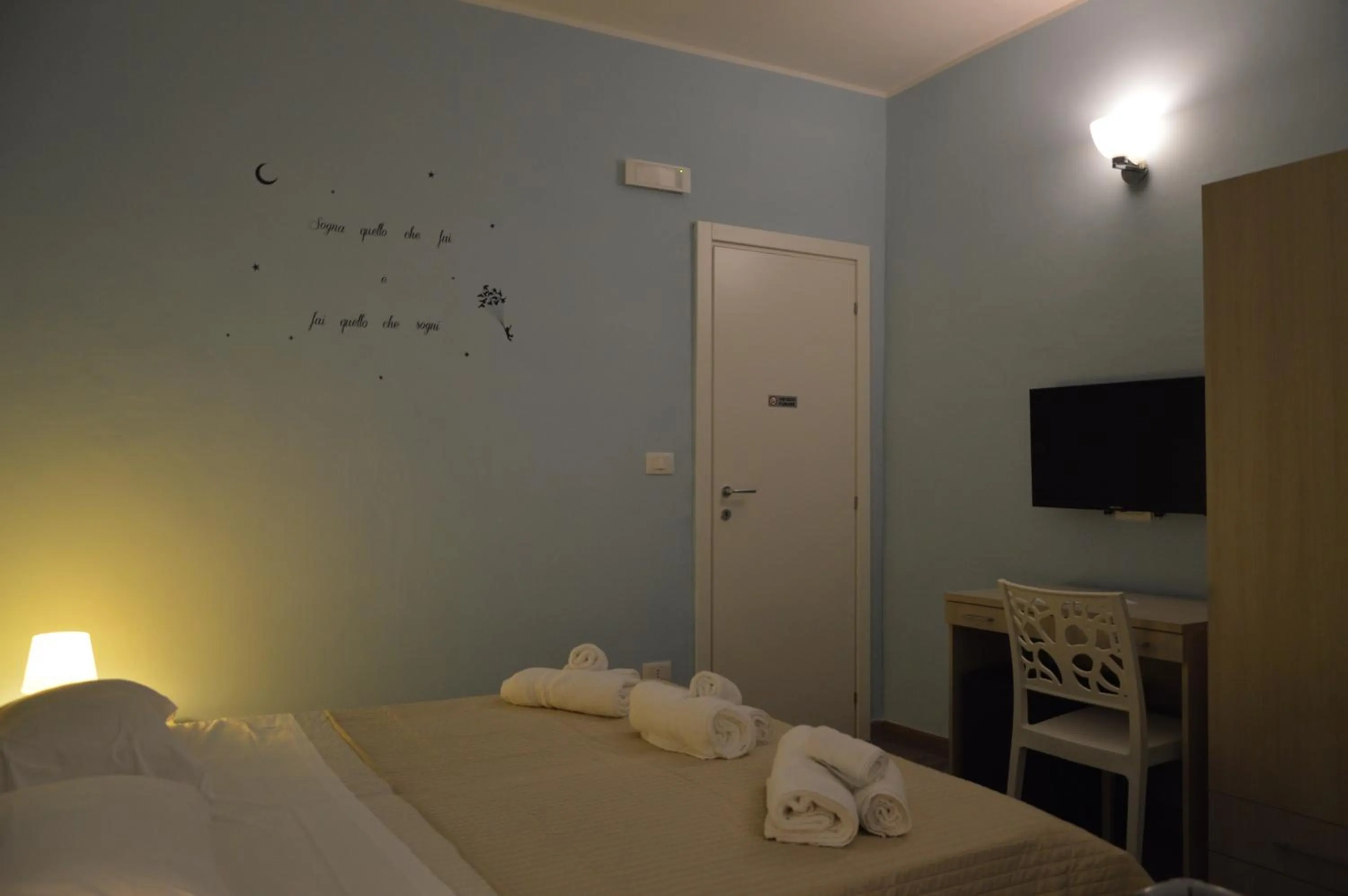 Bathroom, Bed in La Gemma nel Borgo B&B