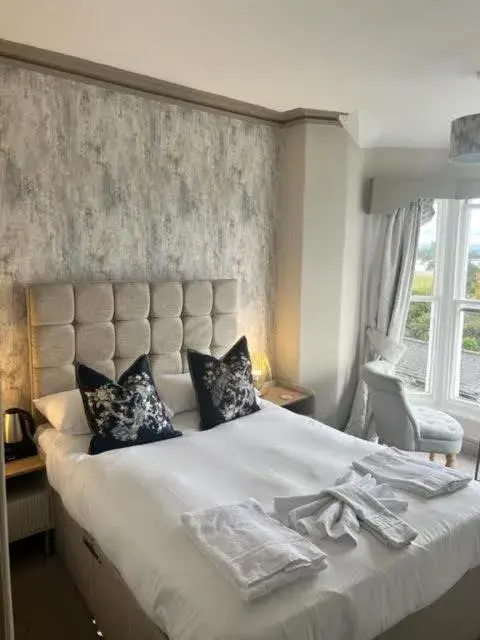 Family Room with Sea View in The Commodore Inn Family Room with Sea View in The Commodore Inn