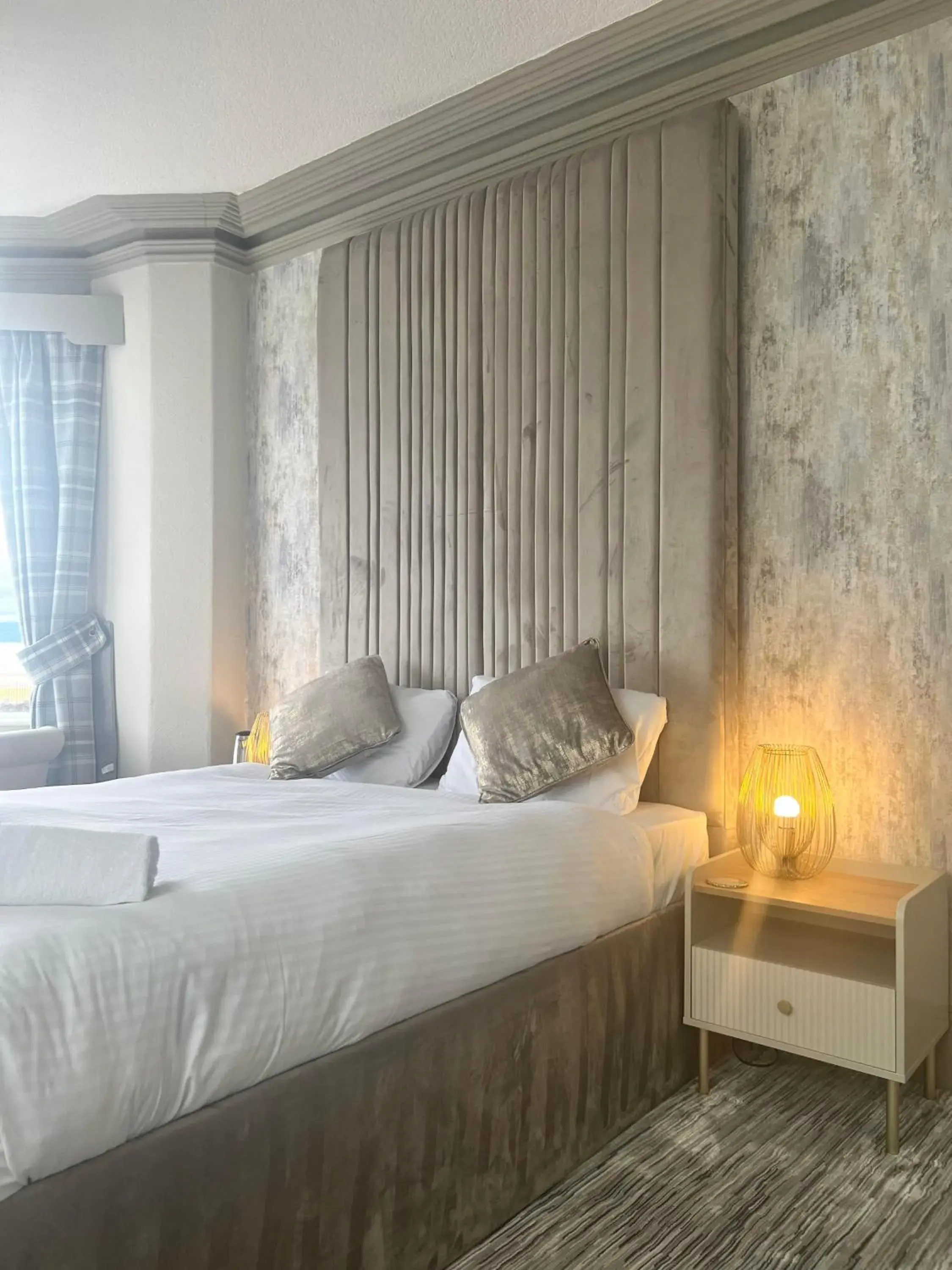 Double Room with Sea View in The Commodore Inn Double Room with Sea View in The Commodore Inn