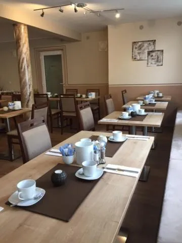 Restaurant/places to eat in Pension Wagner