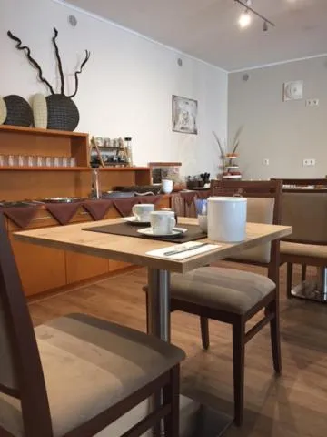 Restaurant/places to eat in Pension Wagner