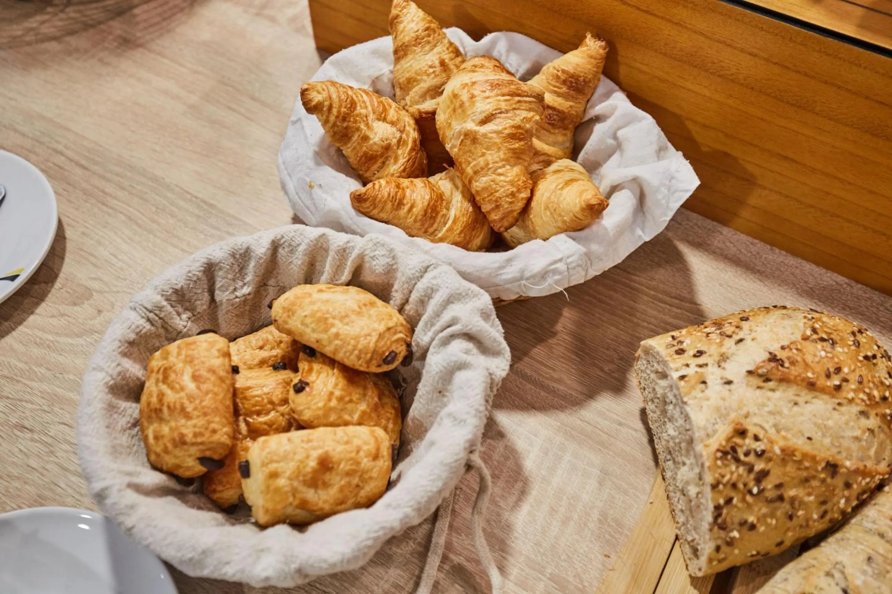 Buffet breakfast in Résidence Odalys Isatis