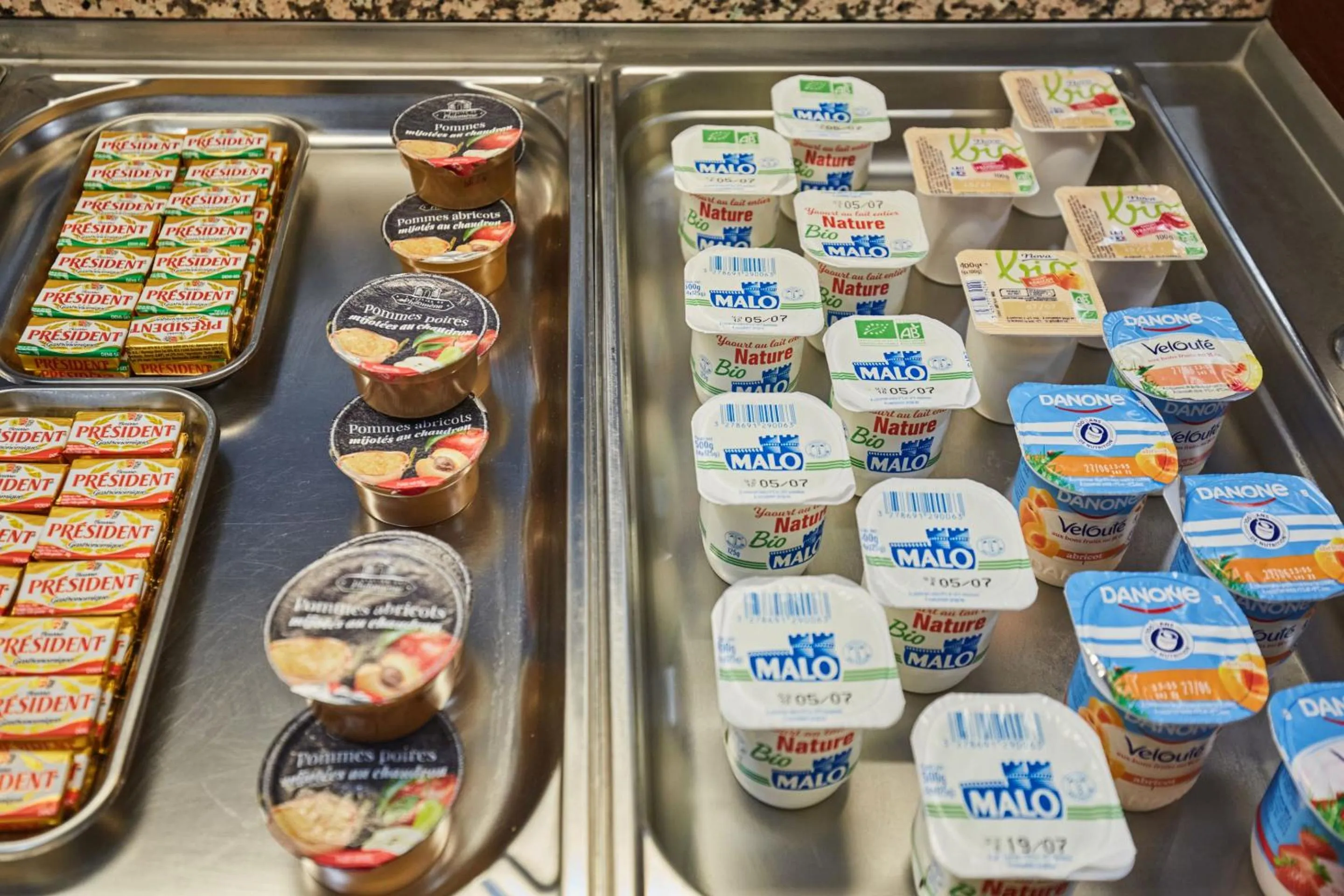 Buffet breakfast in Résidence Odalys Isatis