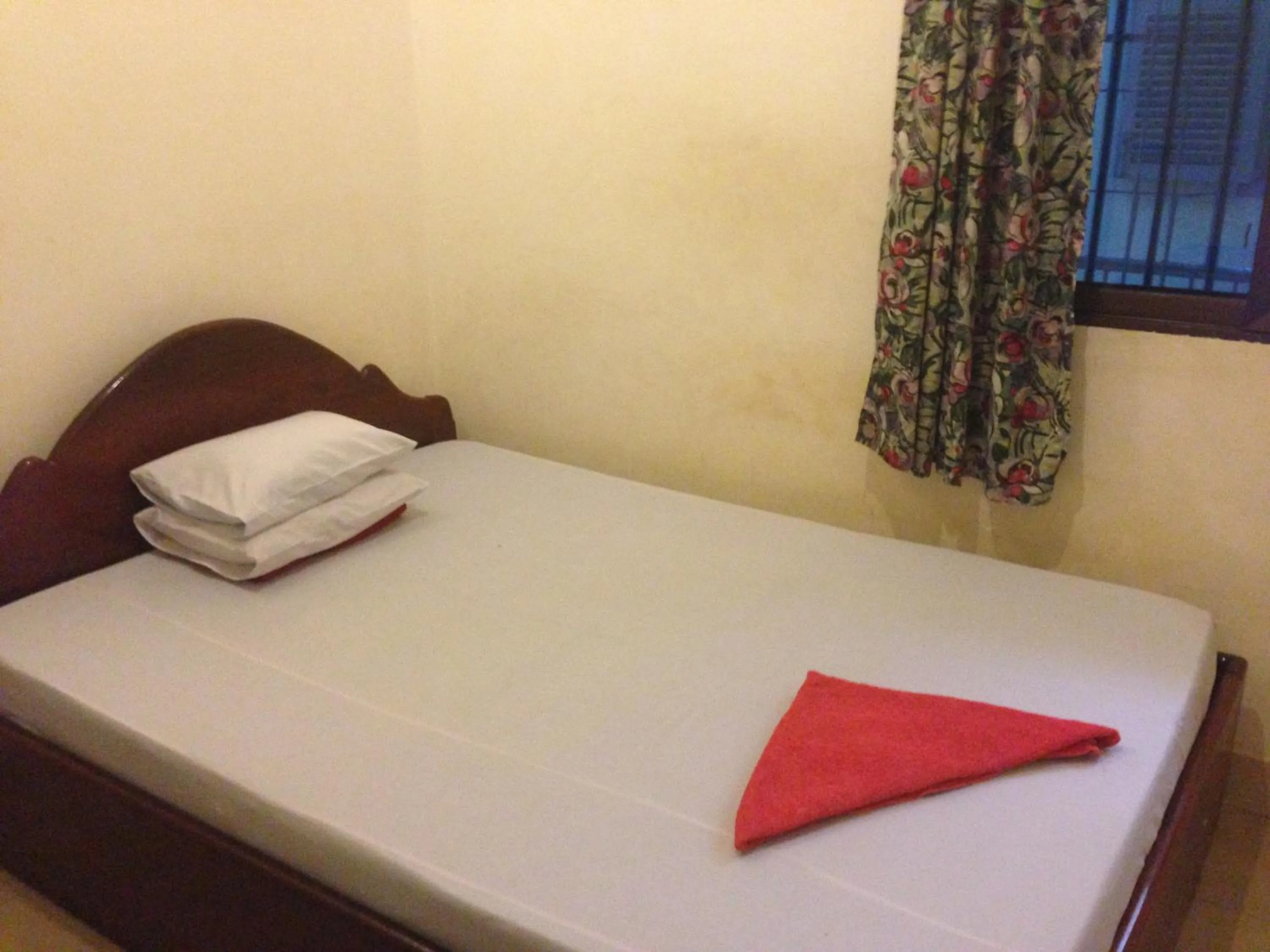 Bedroom, Bed in Capitol One