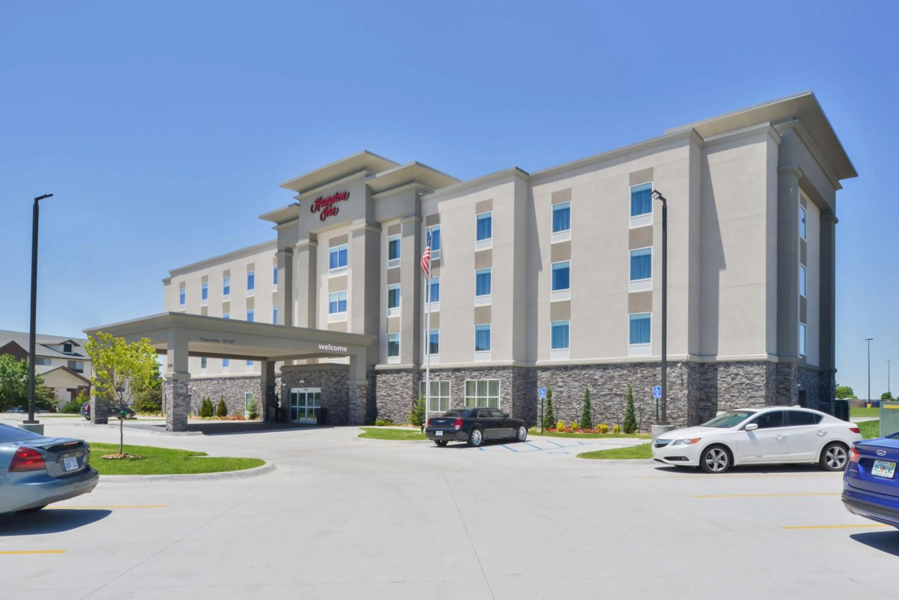 Property building in Hampton Inn Emporia, KS