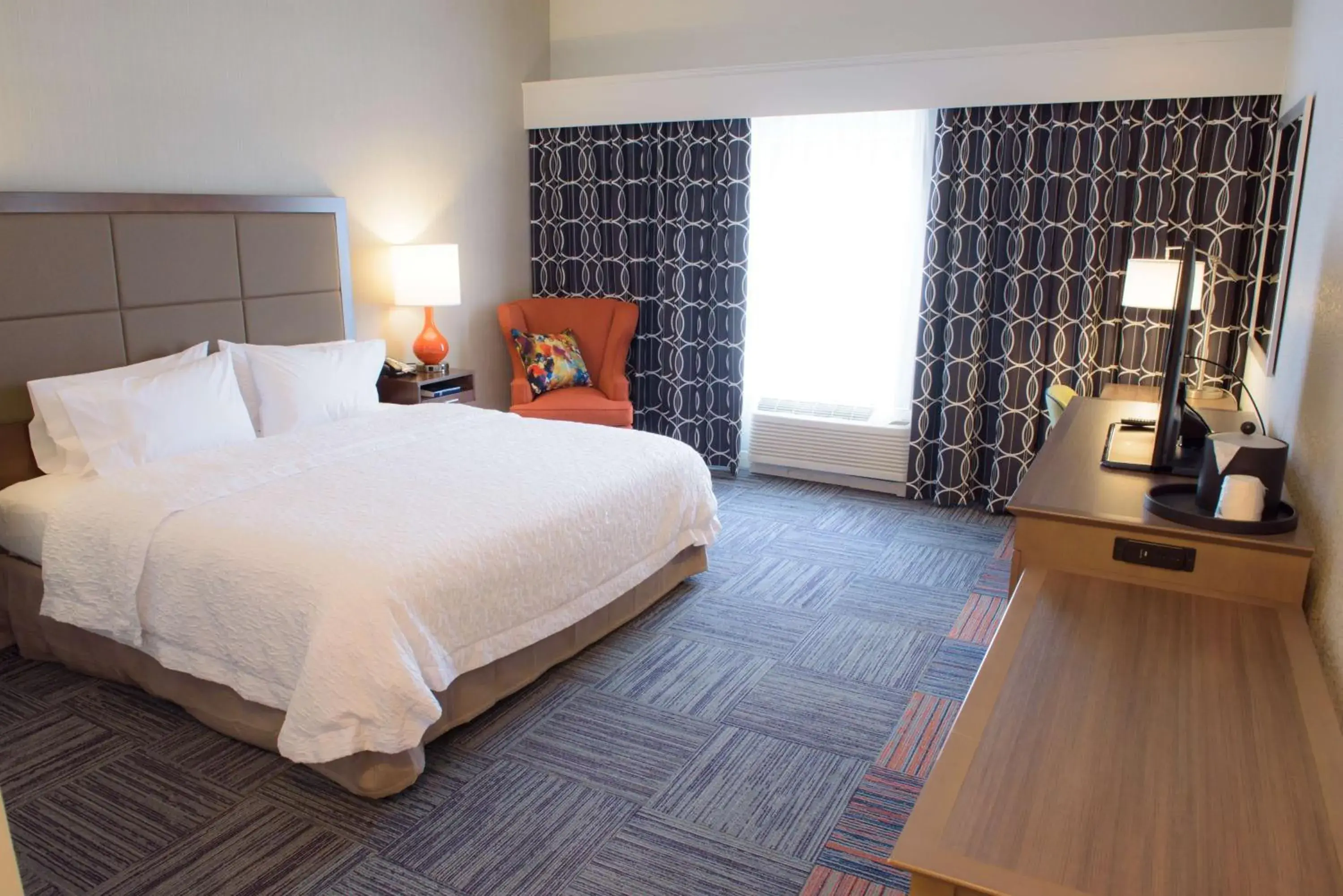 King Room - Non-Smoking in Hampton Inn & Suites Bay City King Room - Non-Smoking in Hampton Inn & Suites Bay City