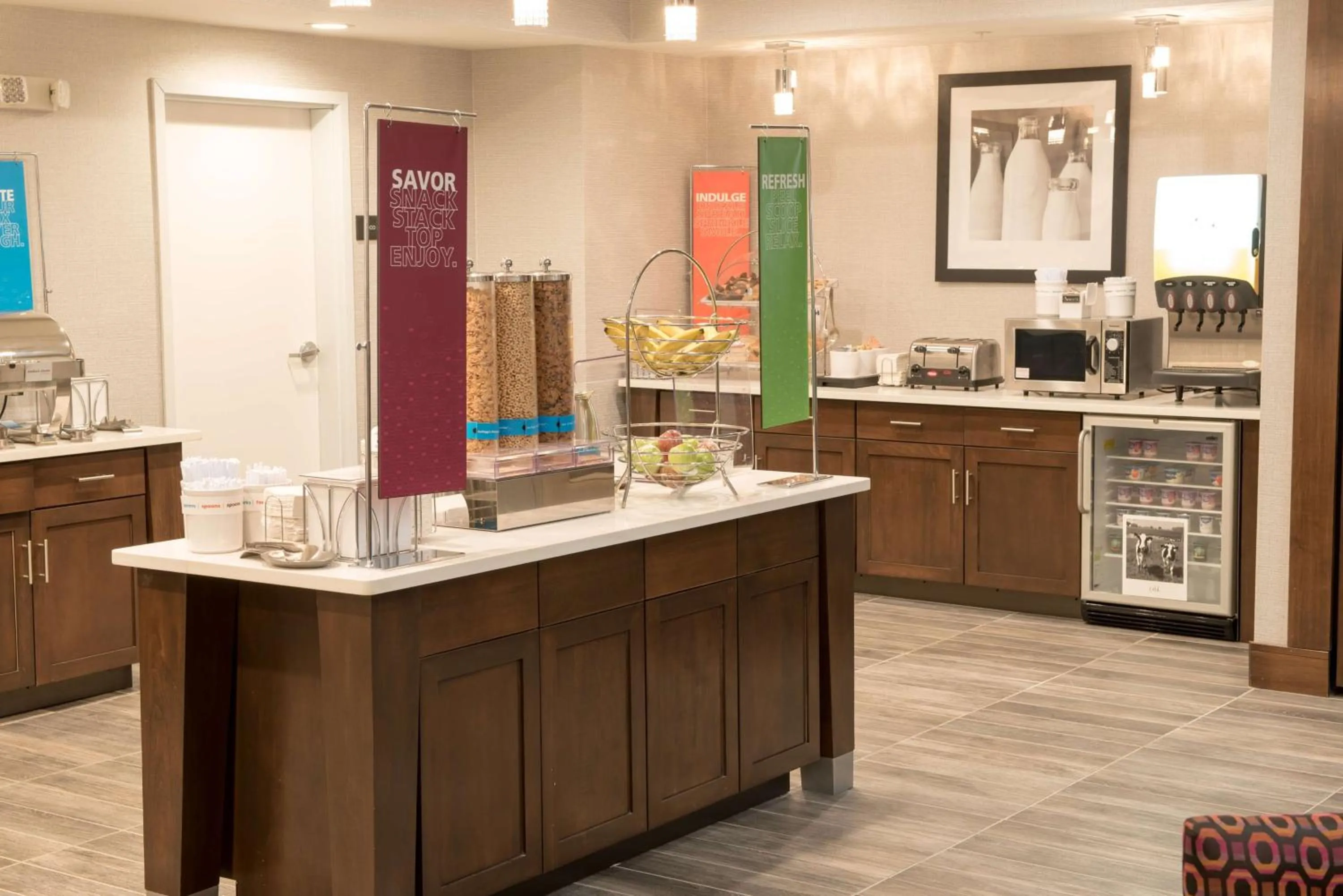 Breakfast in Hampton Inn & Suites Bay City