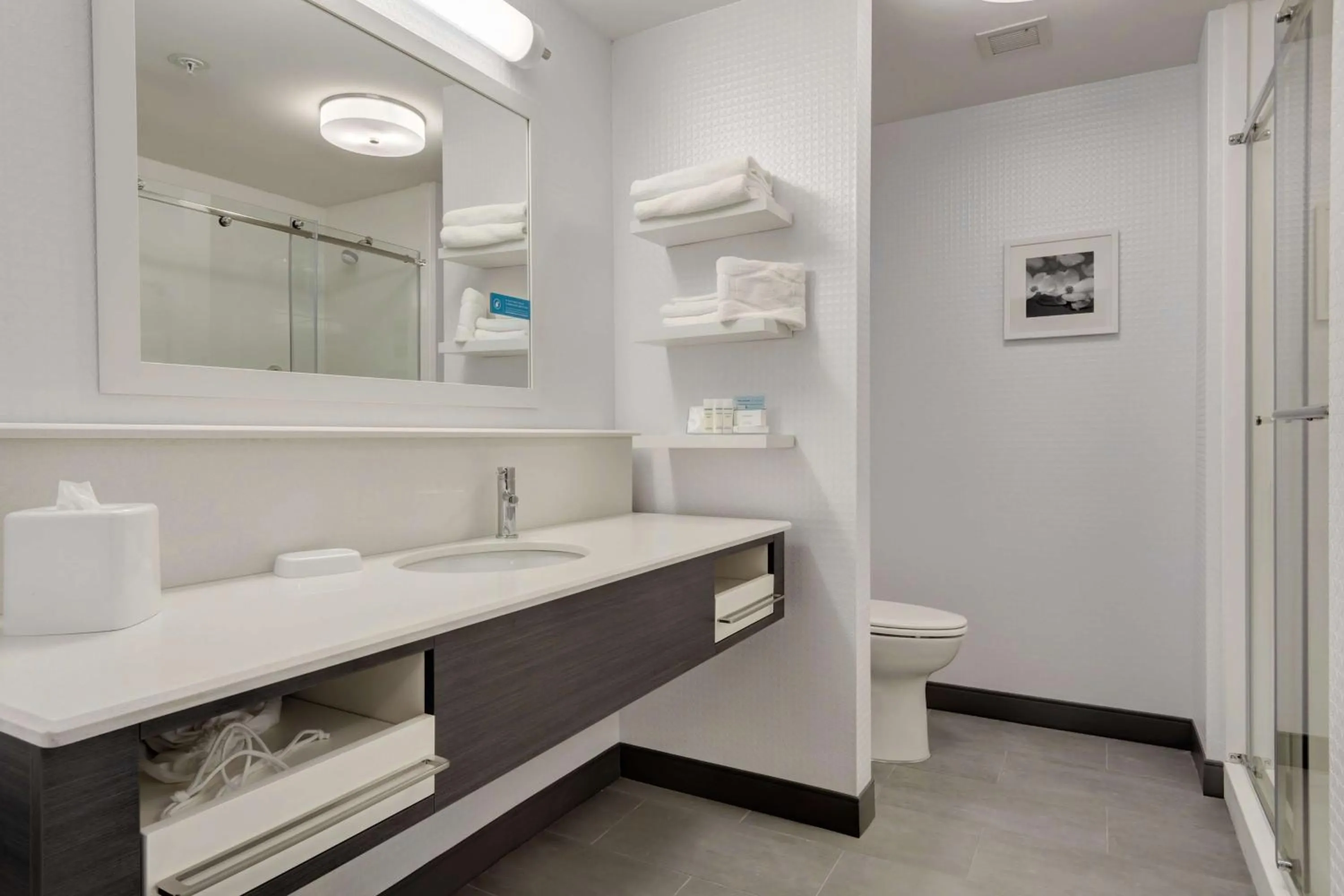 Bed in Hampton Inn-St. Louis Wentzville, MO