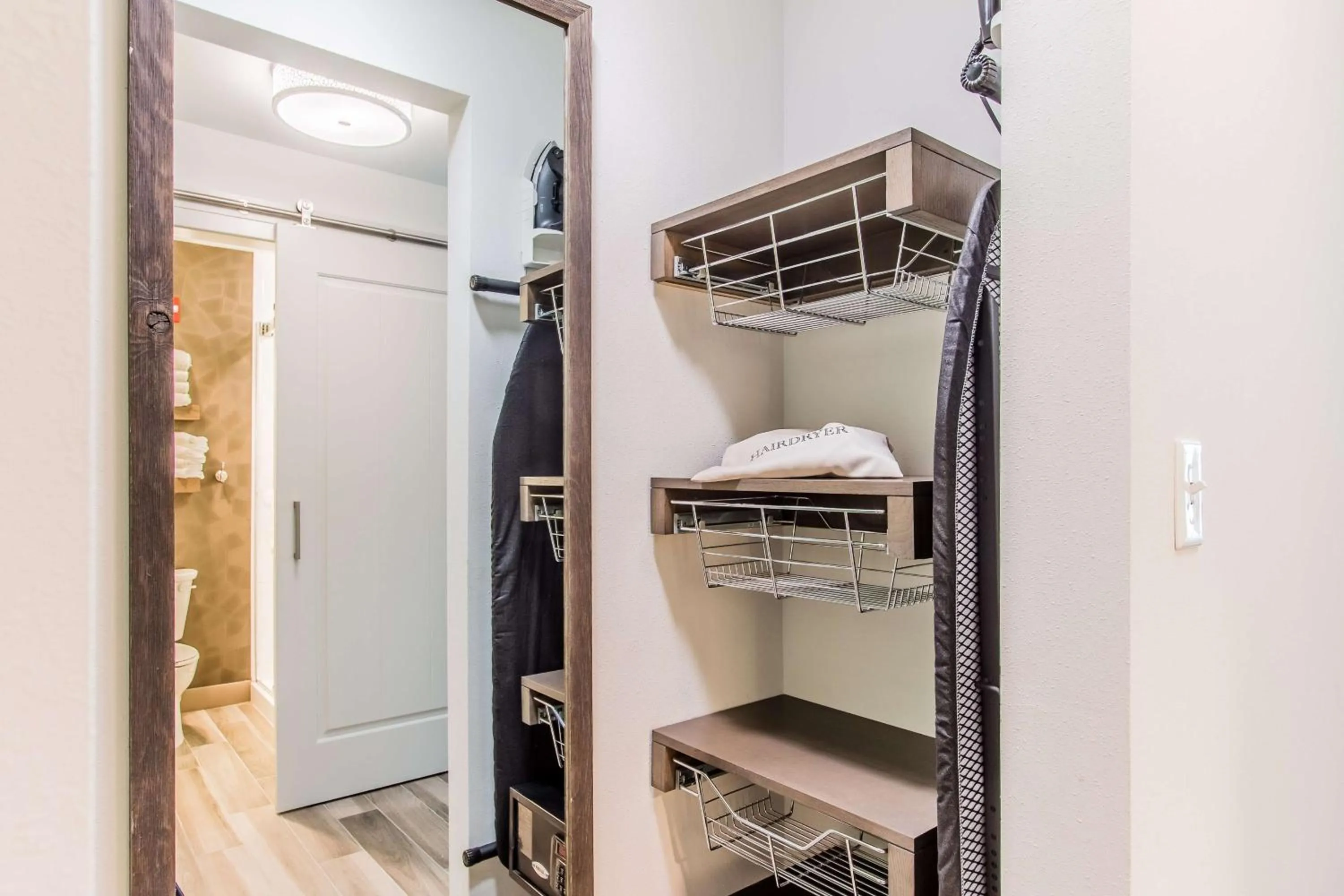 Photo of the whole room, Bed in Hilton Garden Inn Ft. Walton Beach