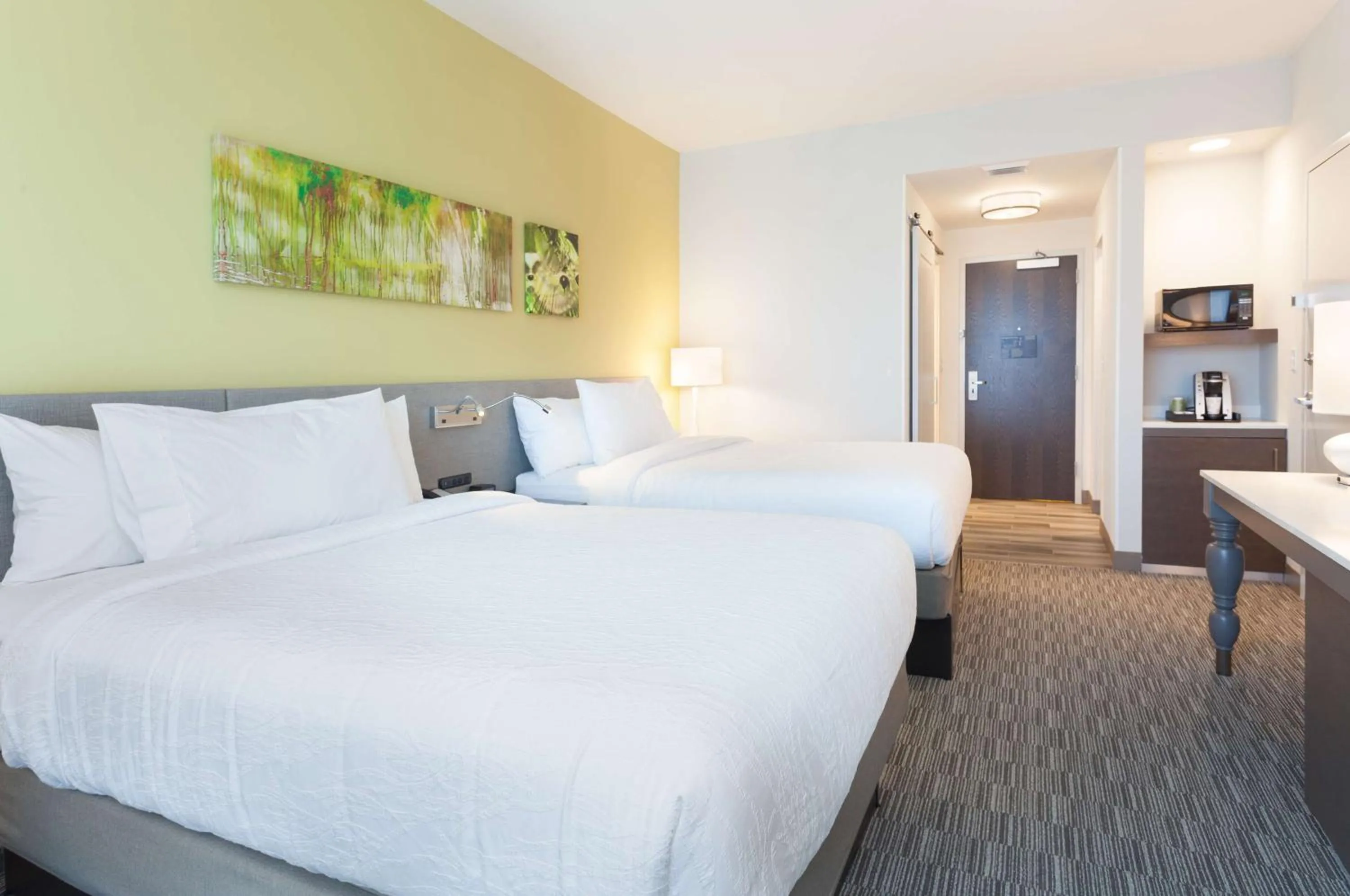 Photo of the whole room, Bed in Hilton Garden Inn Ft. Walton Beach