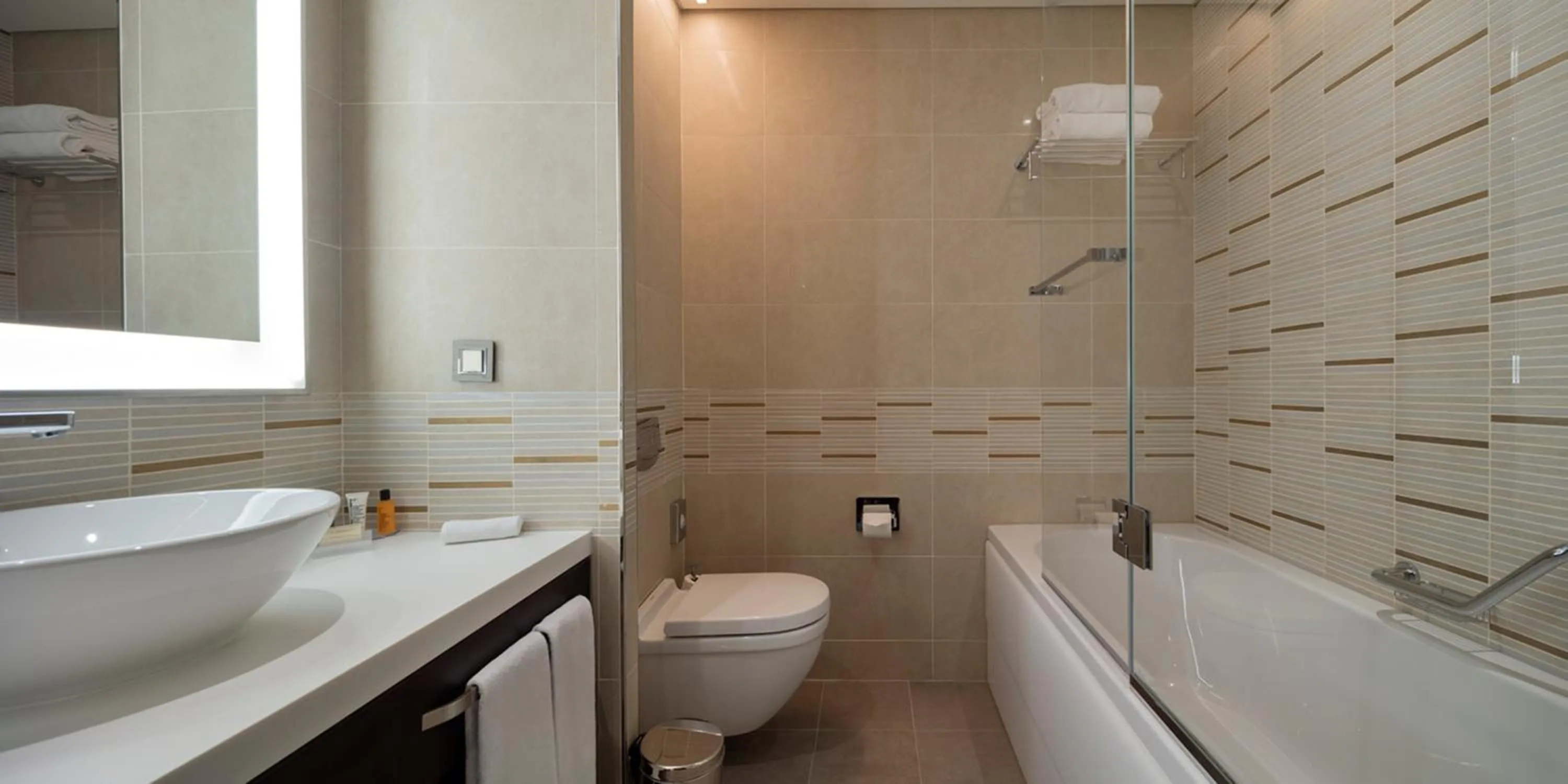 Toilet in Doubletree by Hilton Istanbul Umraniye