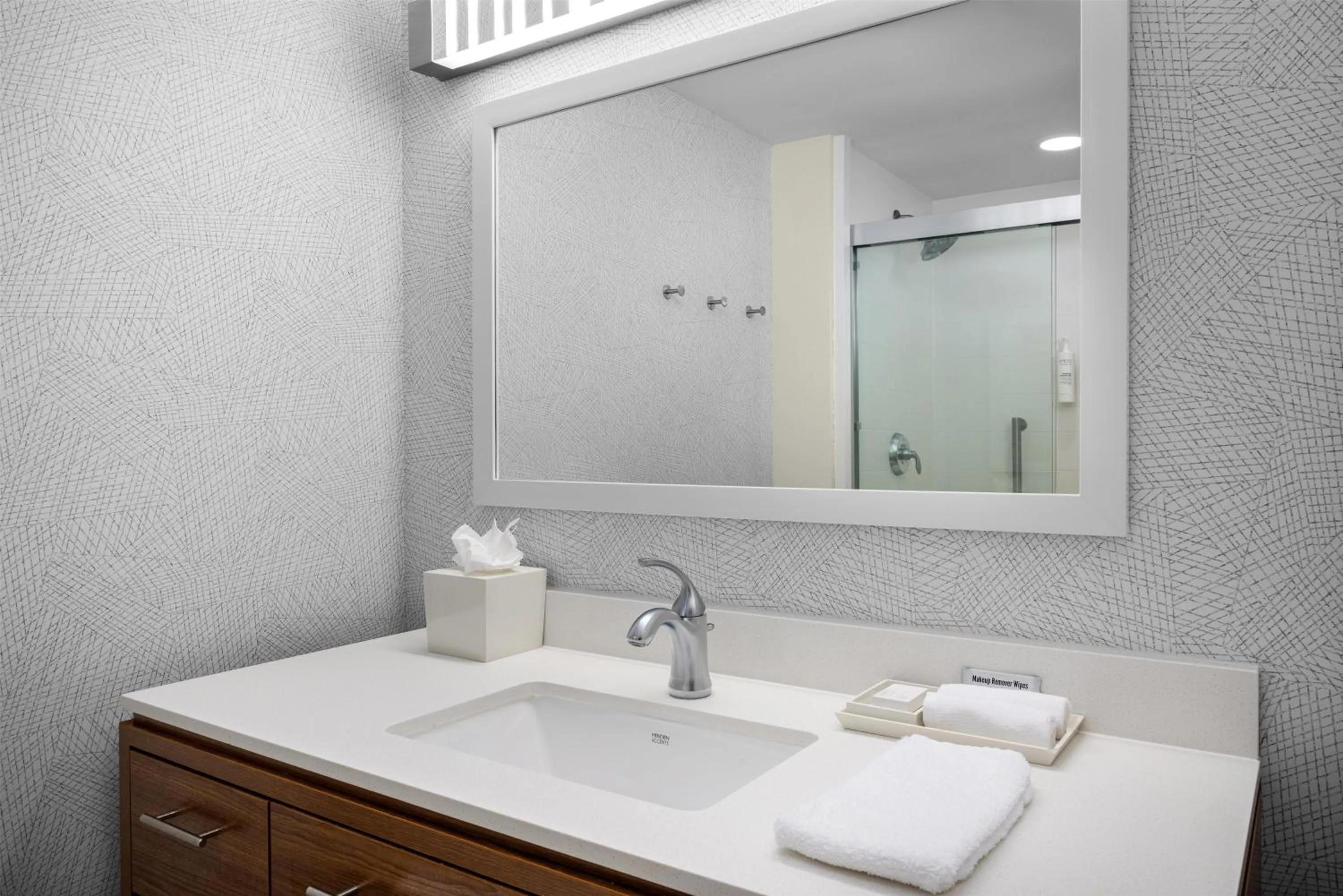 Bathroom in Home2 Suites By Hilton Minneapolis-Eden Prairie