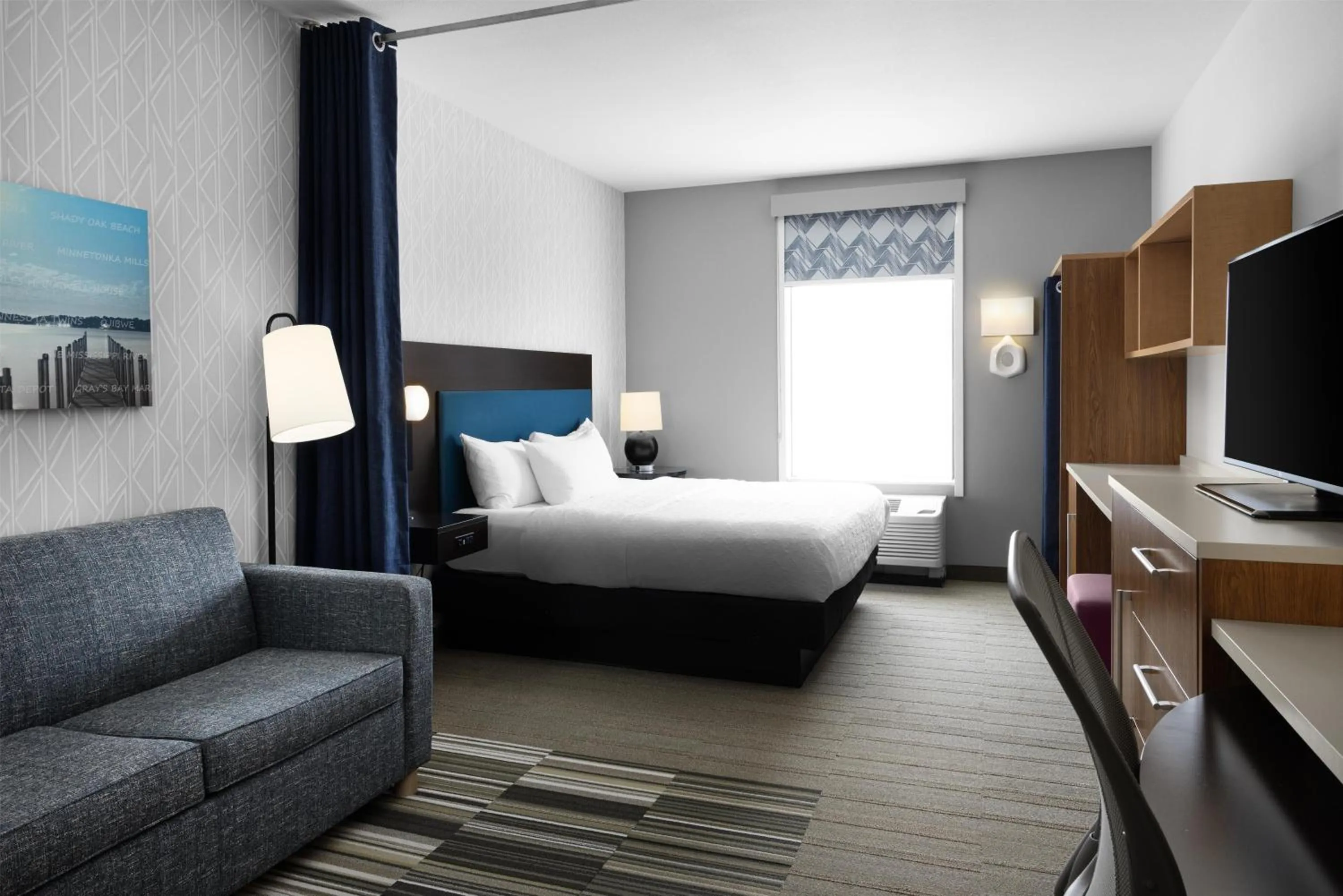 Living room, Bed in Home2 Suites By Hilton Minneapolis-Eden Prairie