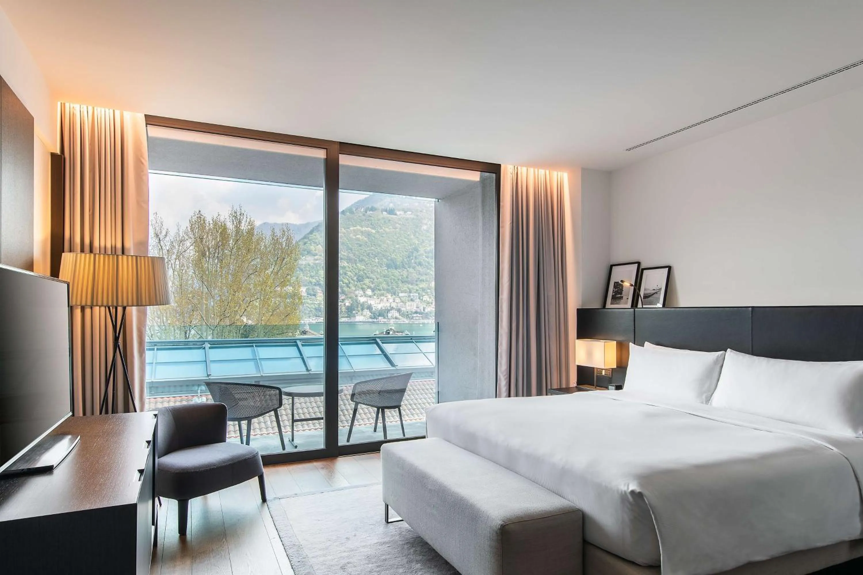 Bed in Hilton Lake Como