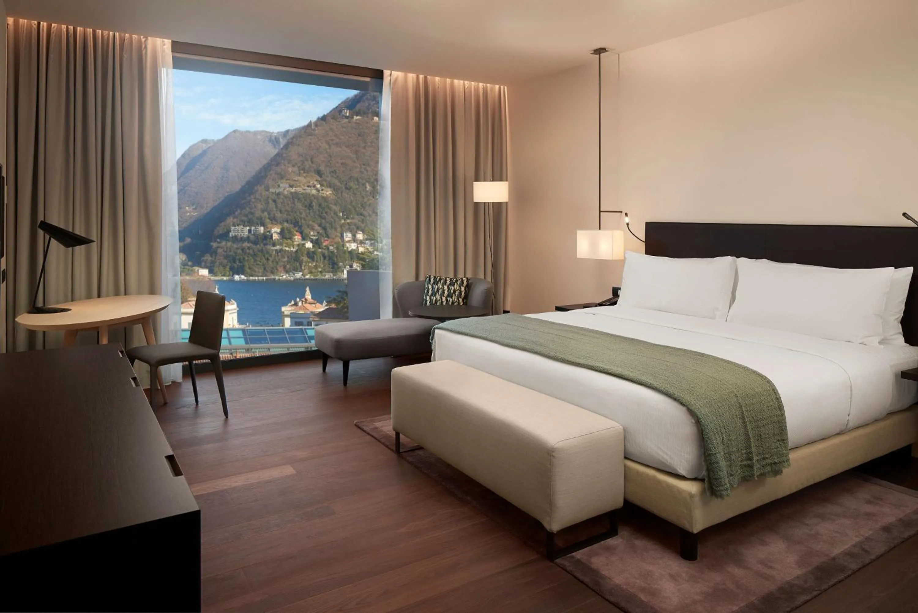 Bedroom, Bed in Hilton Lake Como
