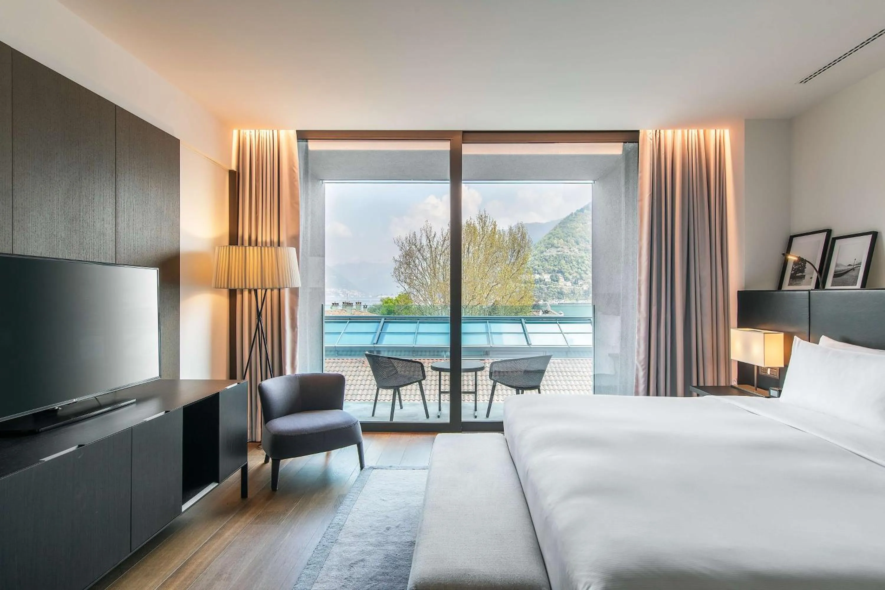 Bed in Hilton Lake Como