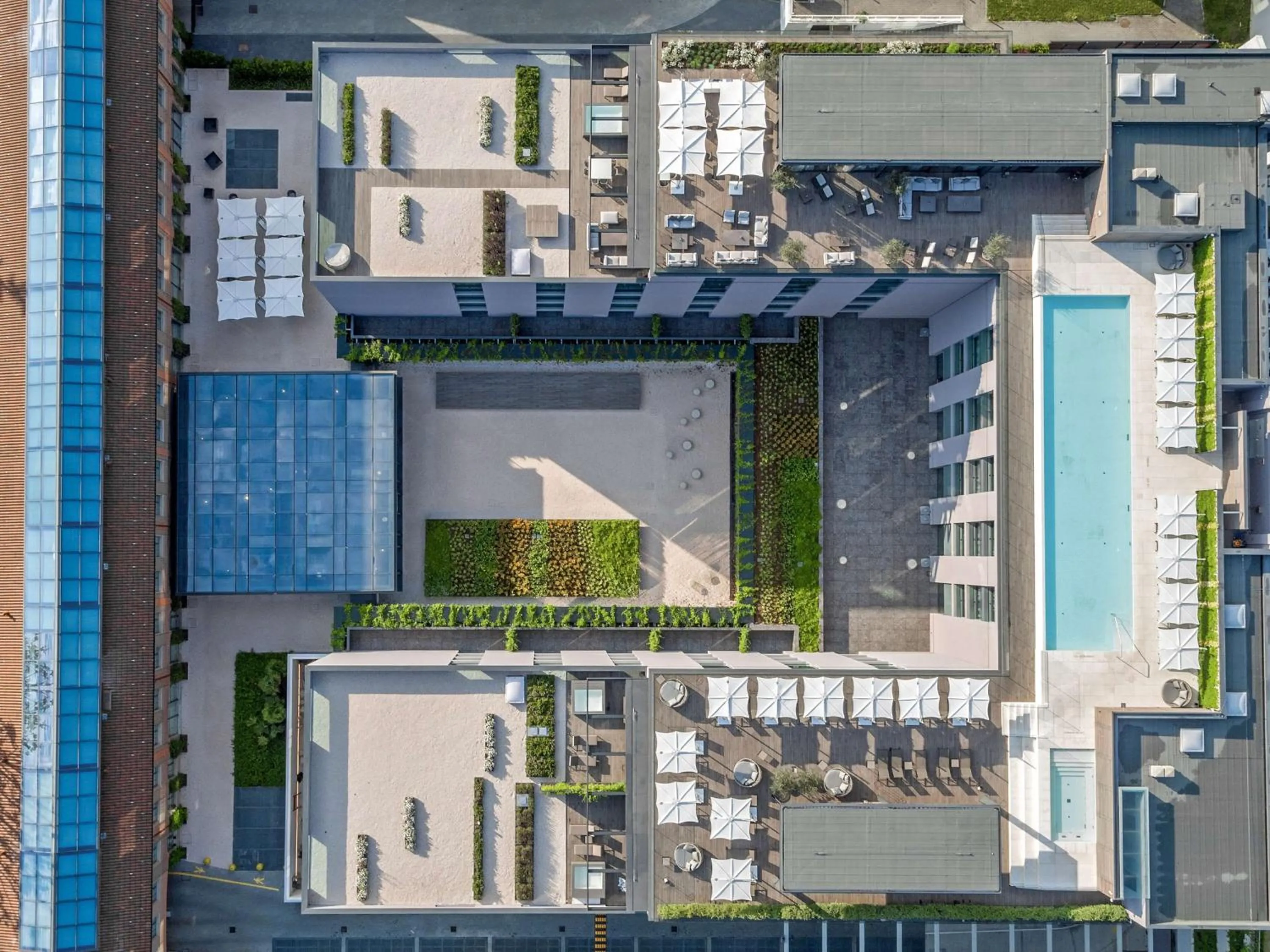 Pool view in Hilton Lake Como