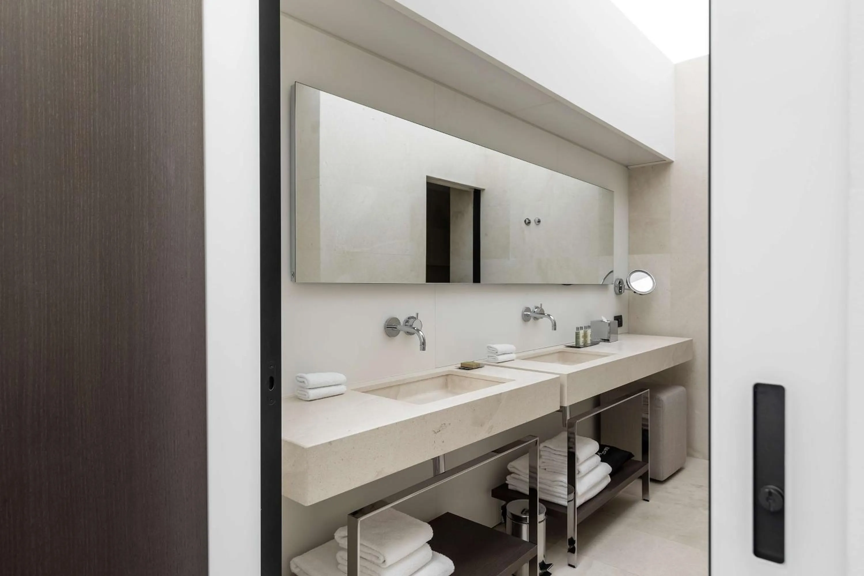 Bathroom in Hilton Lake Como