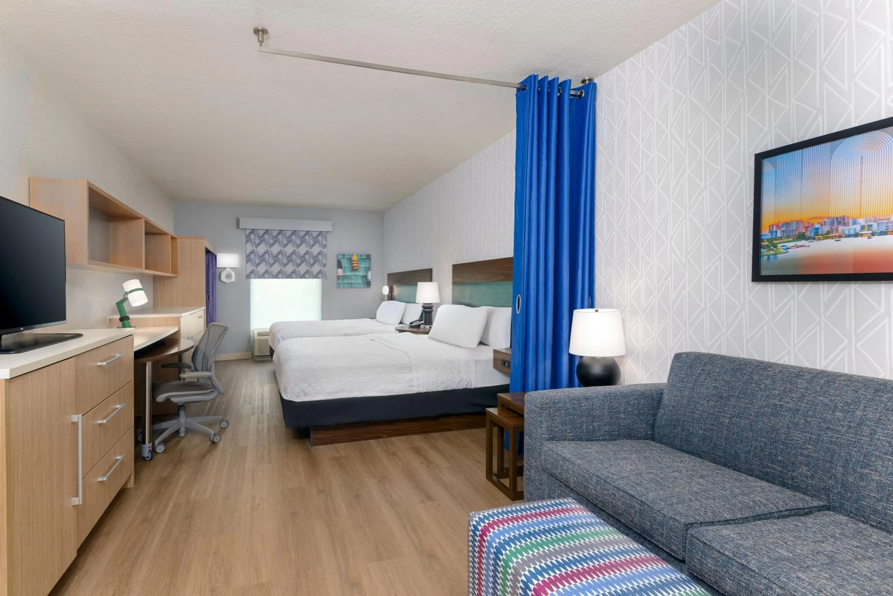 Bed in Home2 Suites By Hilton Nokomis