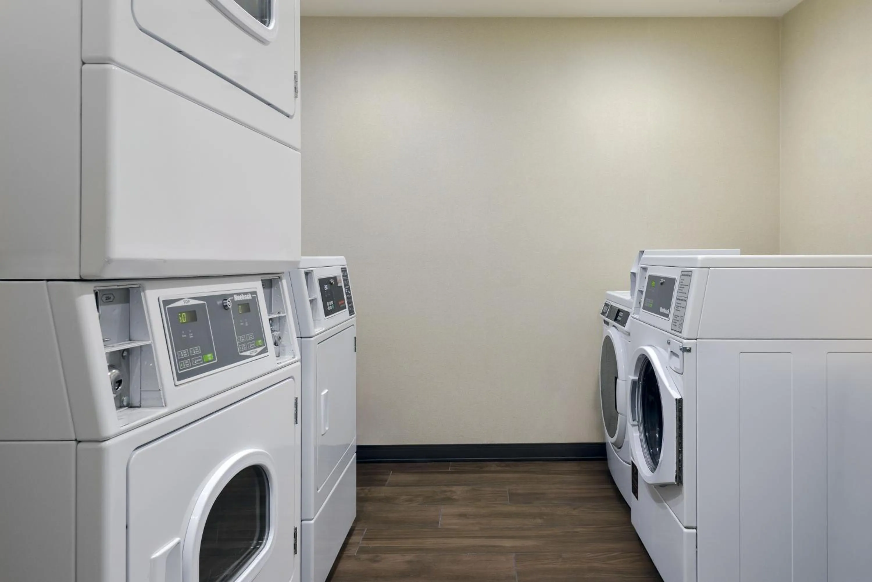 laundry in Home2 Suites By Hilton Nokomis