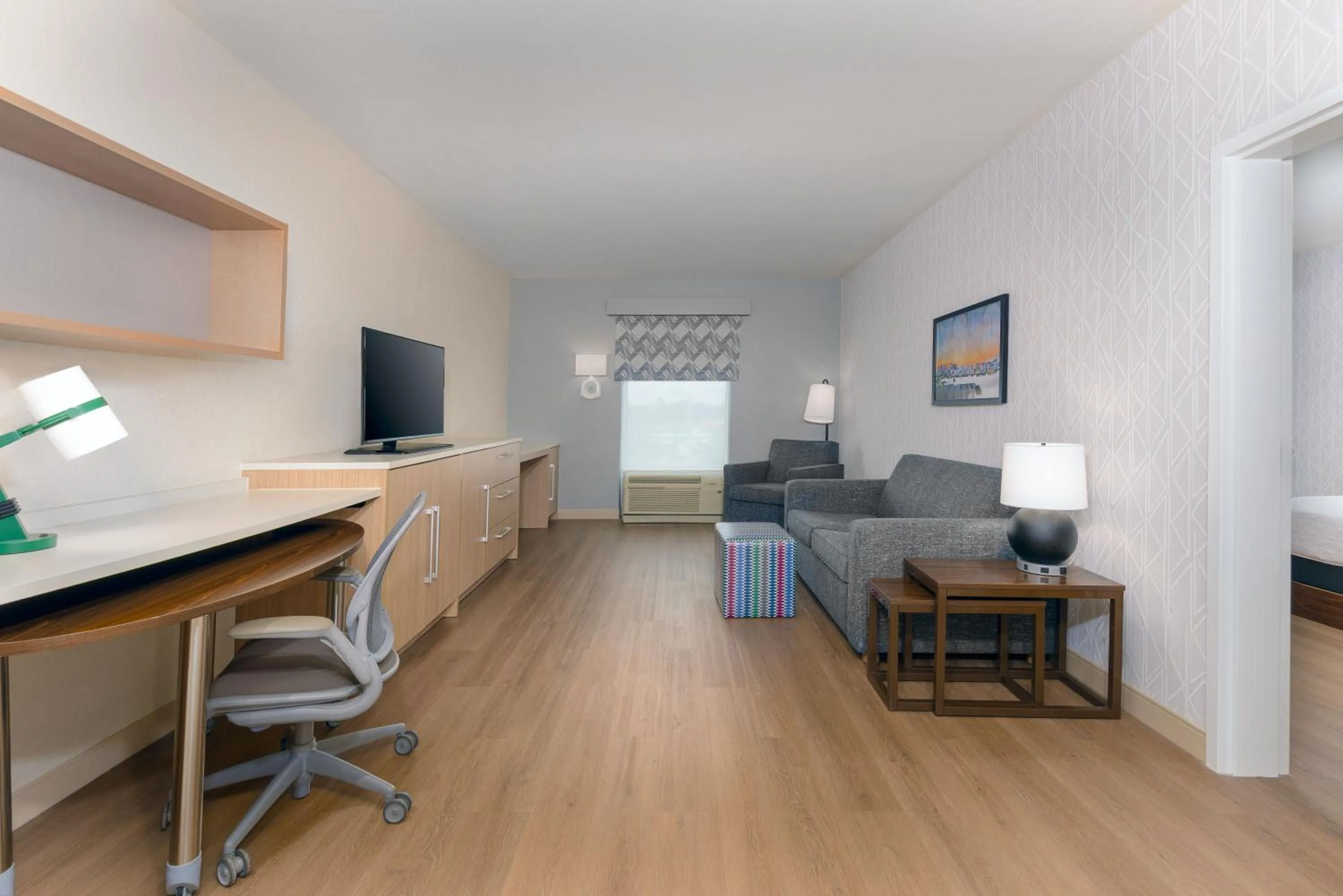 TV and multimedia in Home2 Suites By Hilton Nokomis