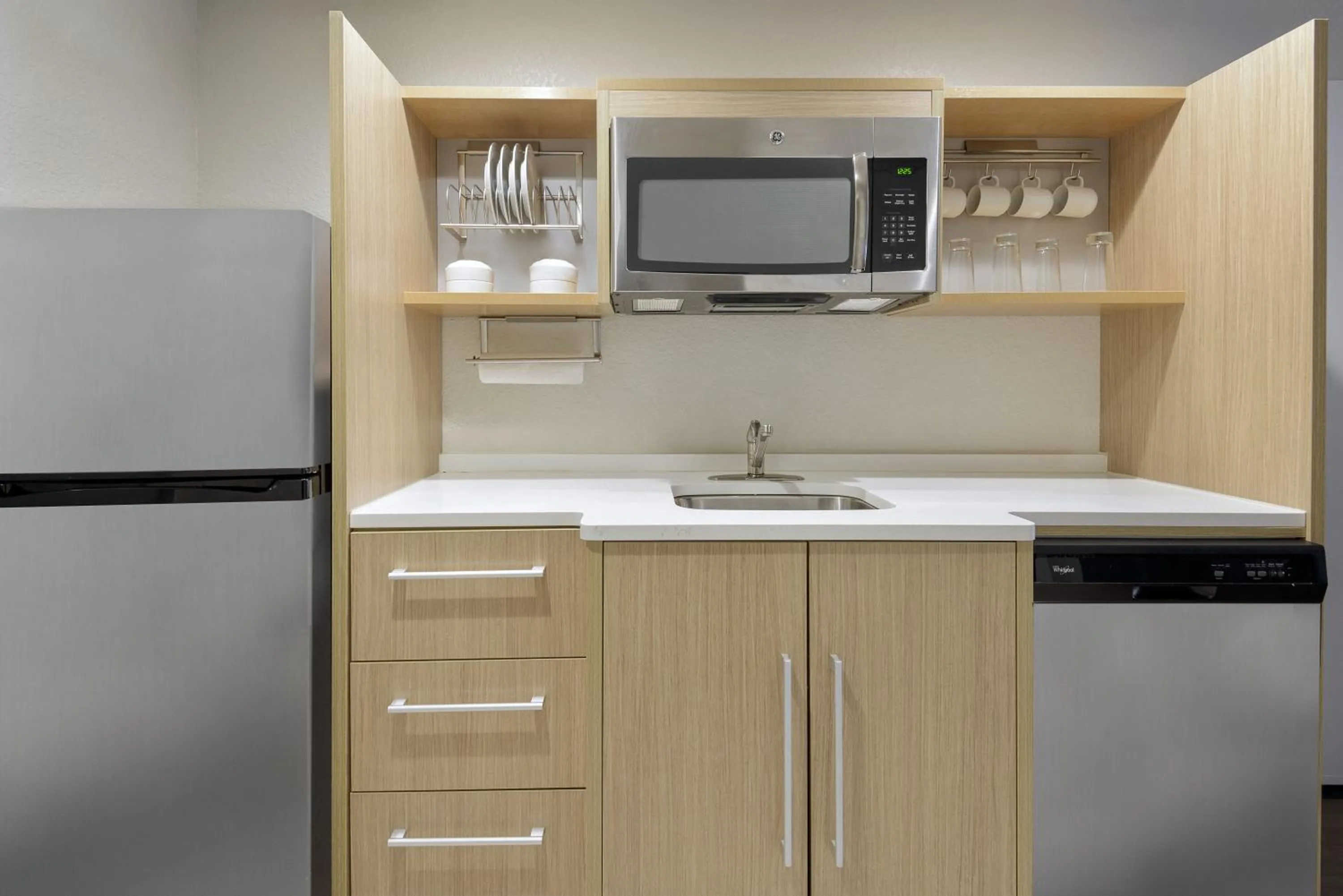 Kitchen or kitchenette in Home2 Suites By Hilton Nokomis