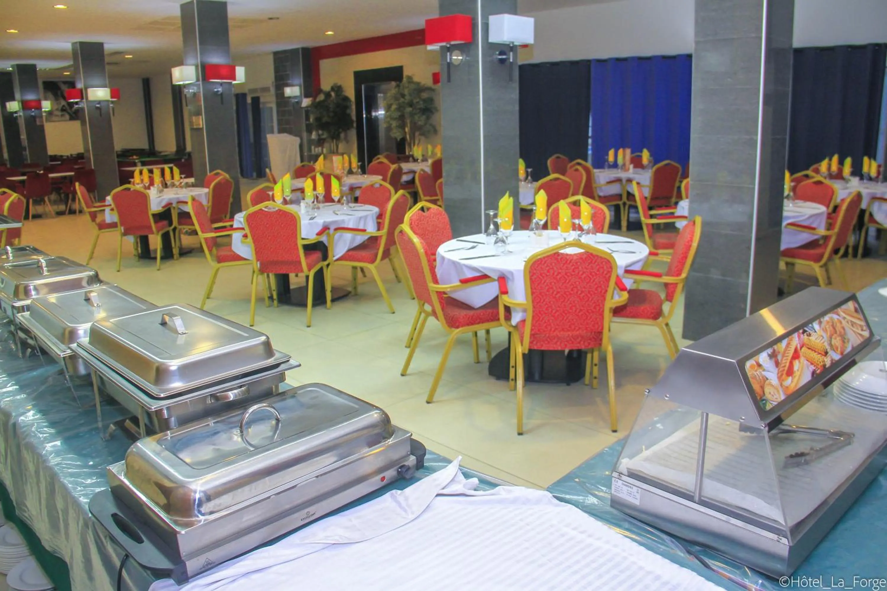 Restaurant/places to eat in Hotel LAFORGE