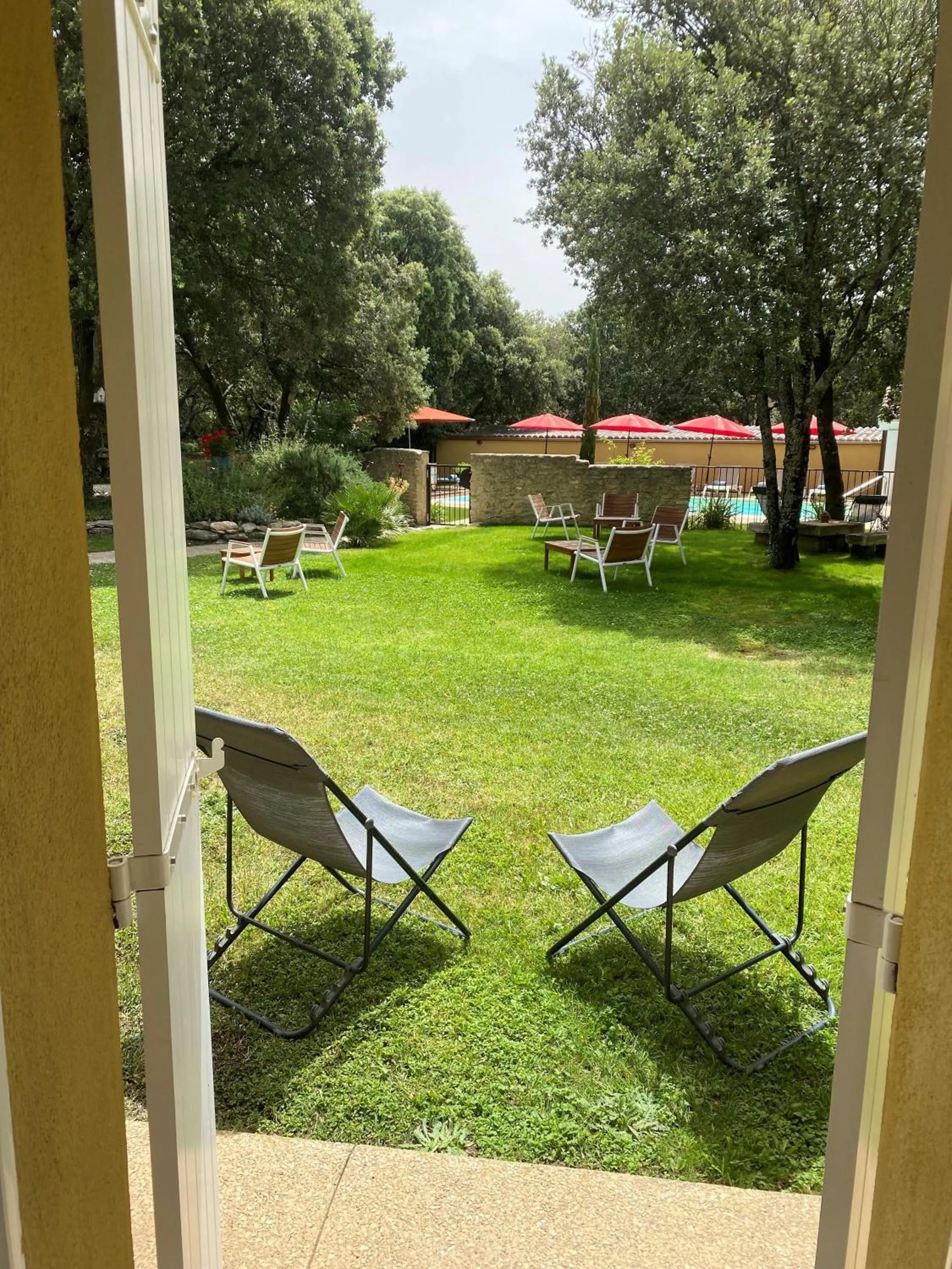 Garden in Logis Hôtel La Bastide De Grignan & Restaurant "La Chênaie"