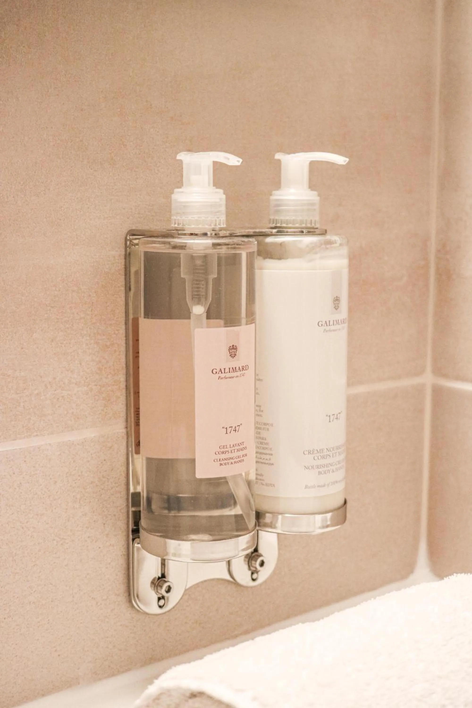 Property building in Logis Hôtel La Bastide De Grignan & Restaurant "La Chênaie"