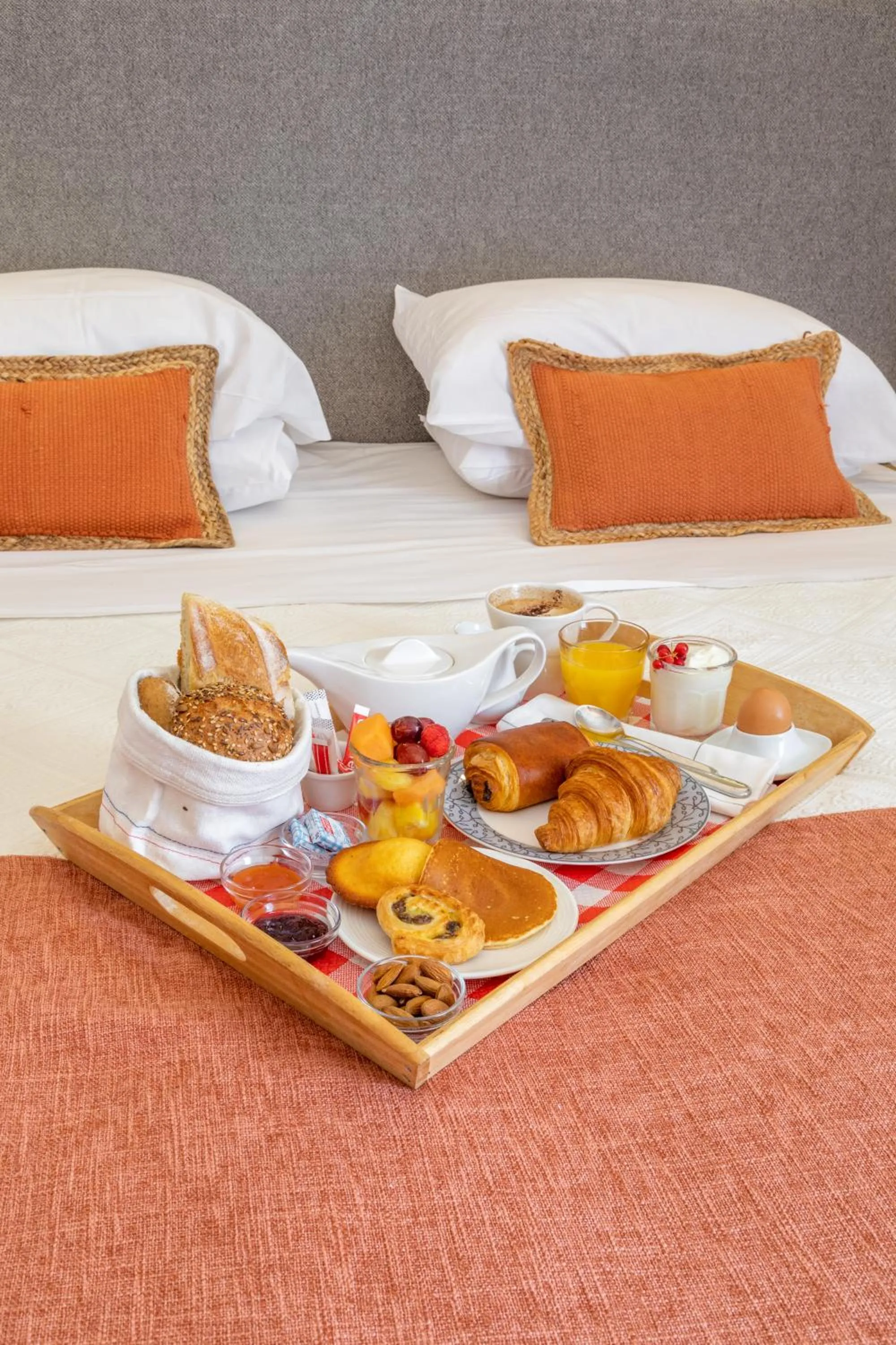 Breakfast, Bed in Logis Hôtel La Bastide De Grignan & Restaurant "La Chênaie"