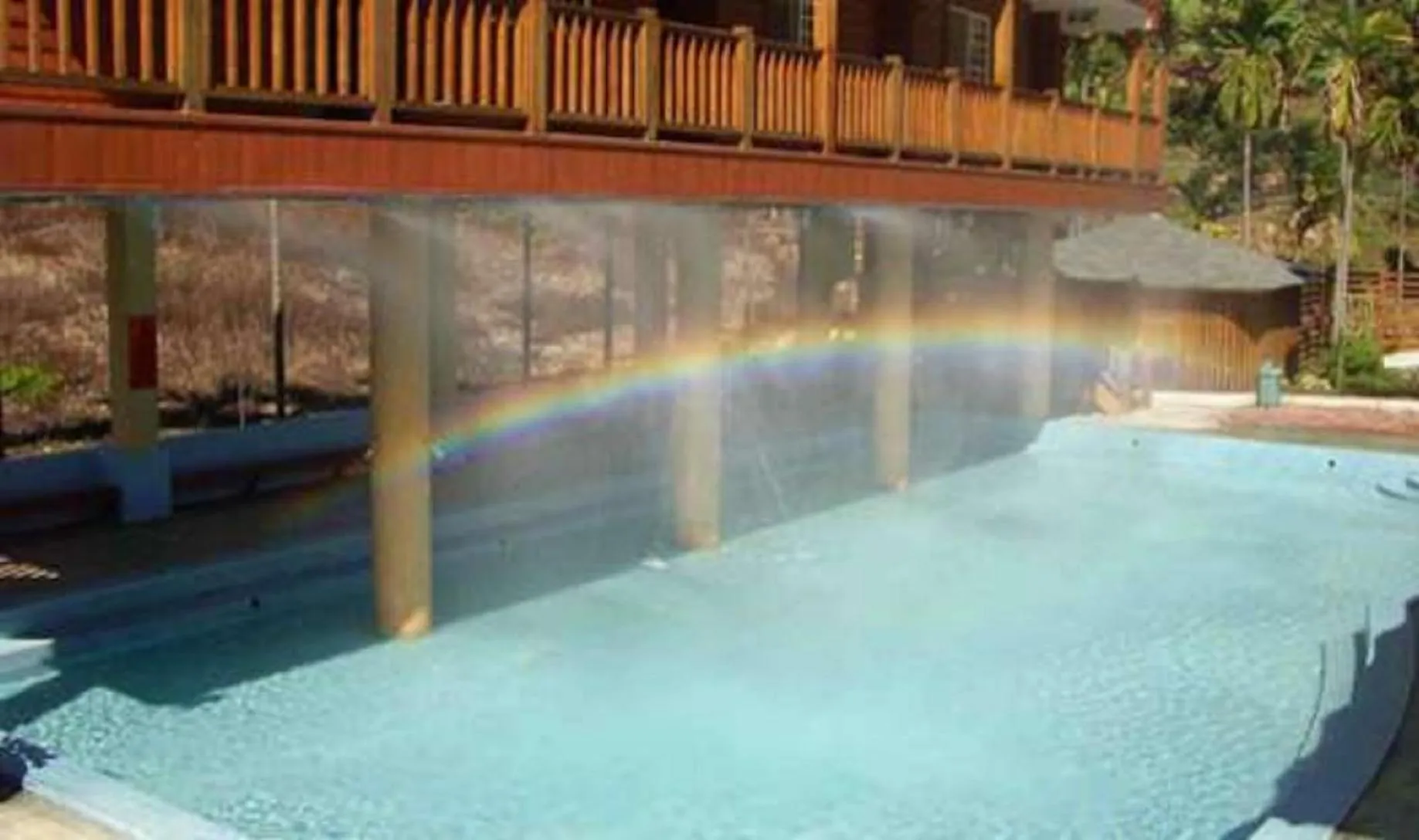 Swimming pool in Maylin B&B