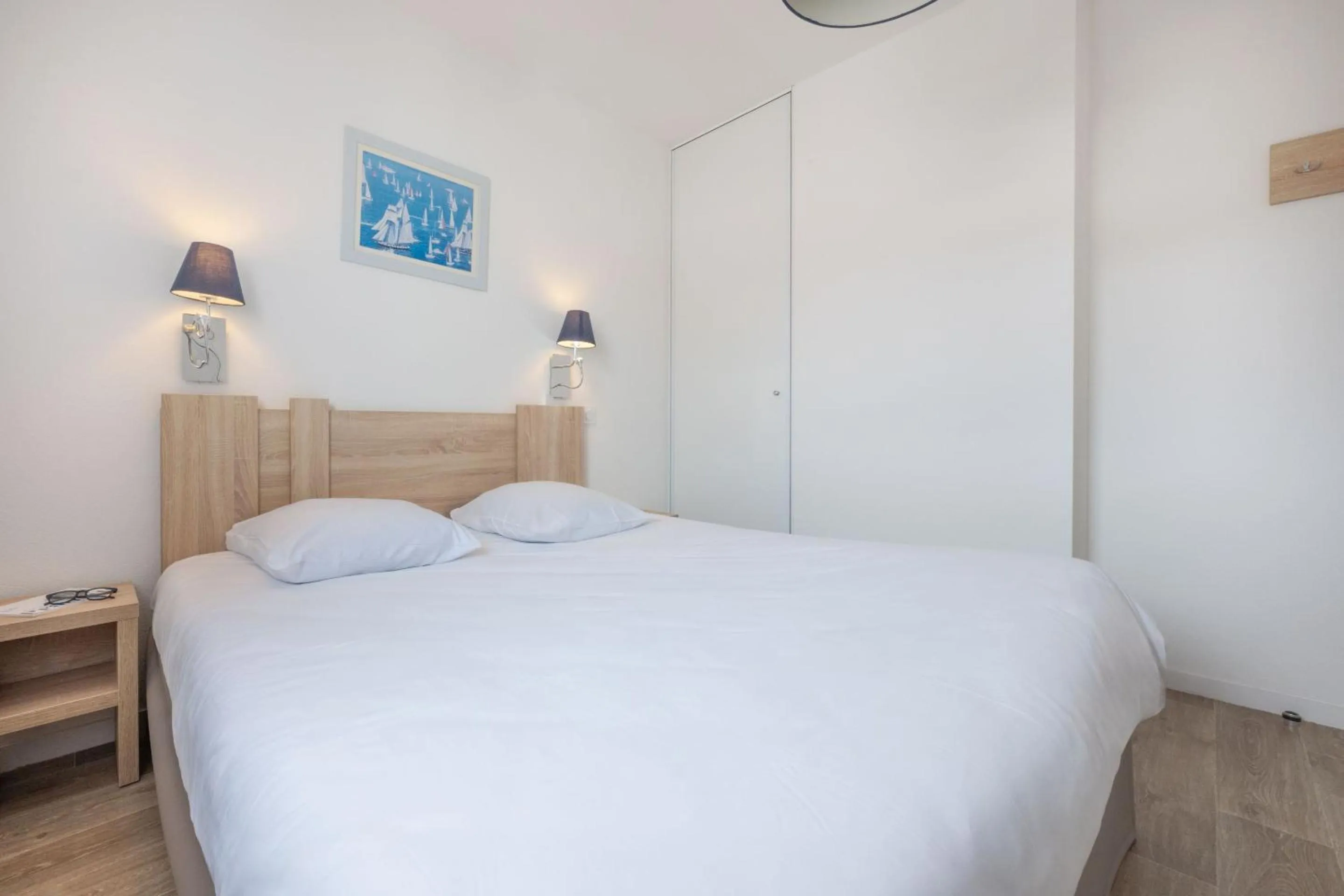 Bedroom, Bed in Résidence Odalys Le Domaine des Pins