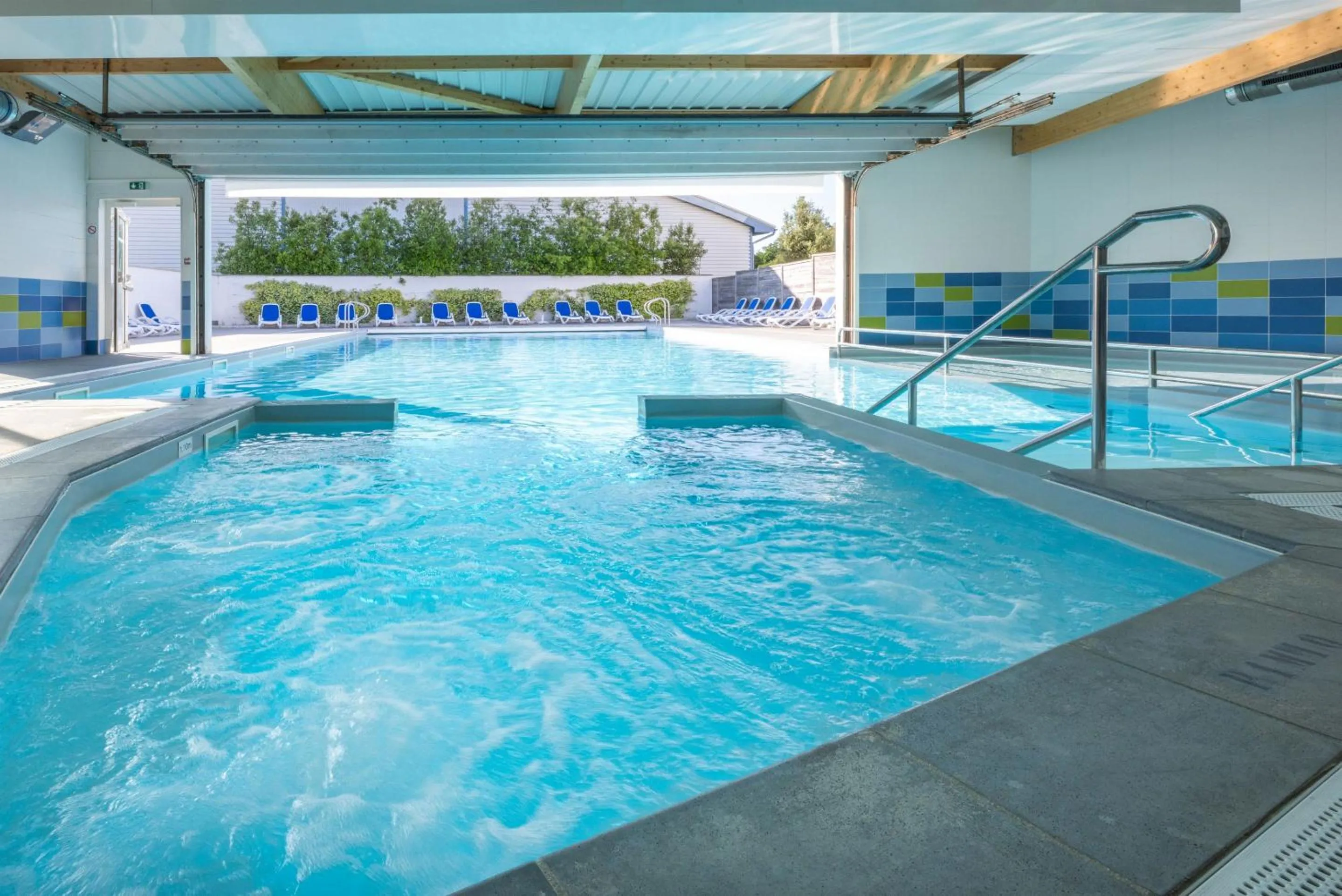 Swimming pool in Résidence Odalys Le Domaine des Pins