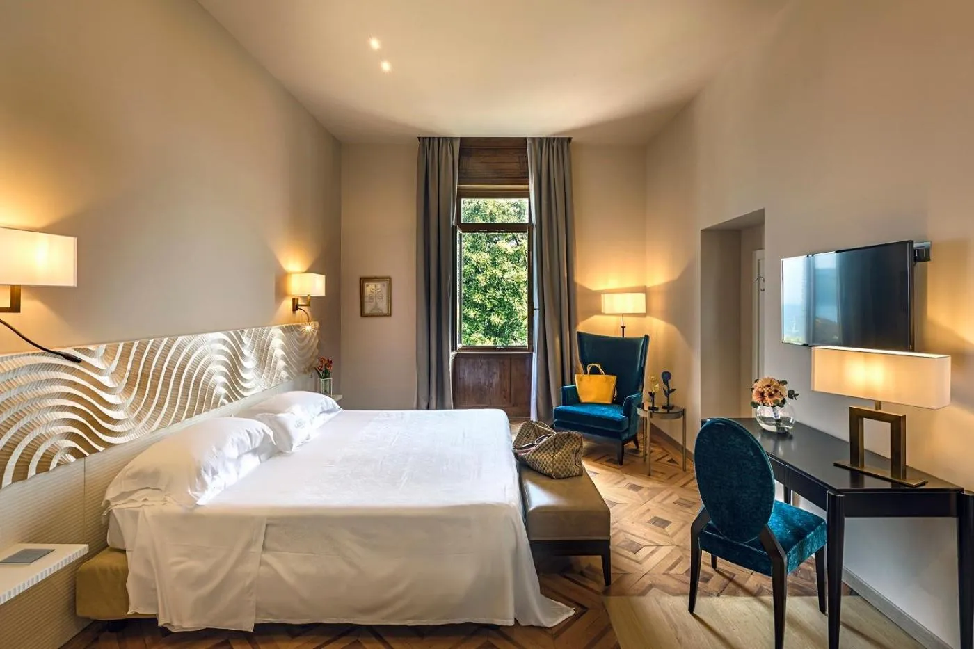 Bedroom, Bed in Hotel Laurin