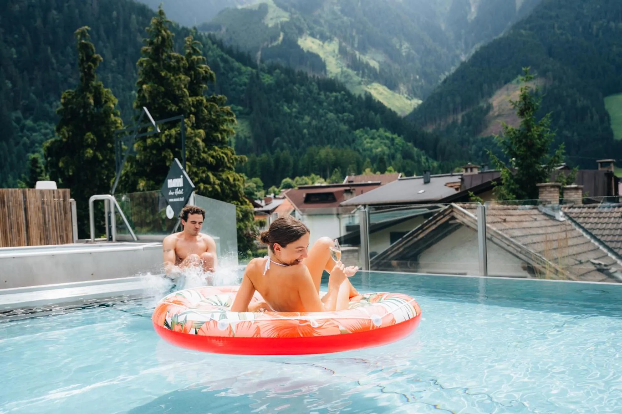 Hot Tub in MANNI das Hotel