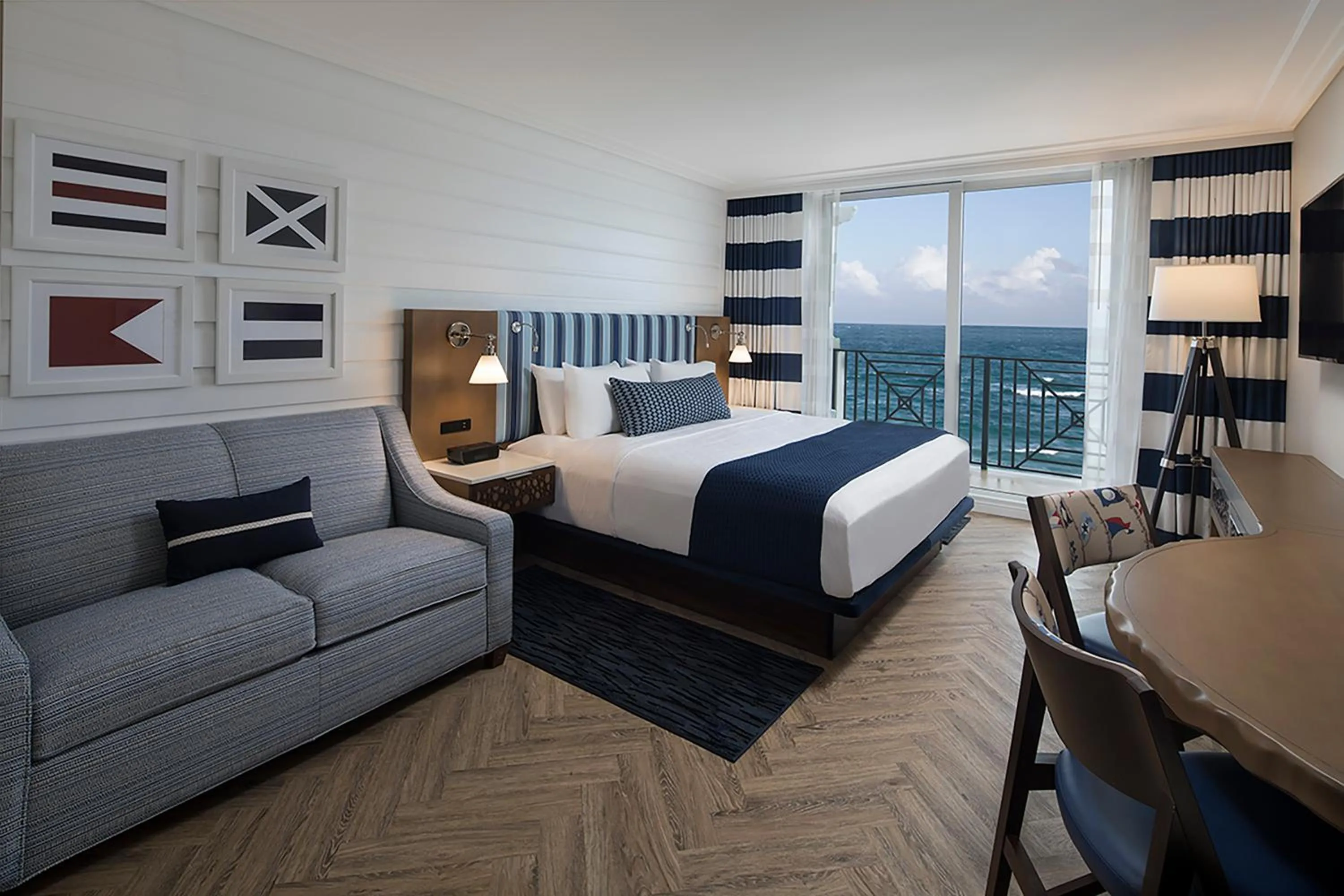 Photo of the whole room, Bed in Hutchinson Shores Resort & Spa