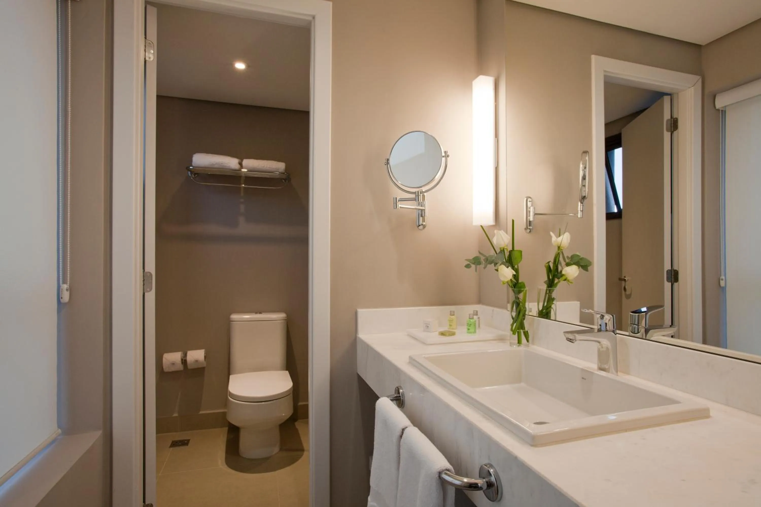 Bathroom in NH Collection Curitiba