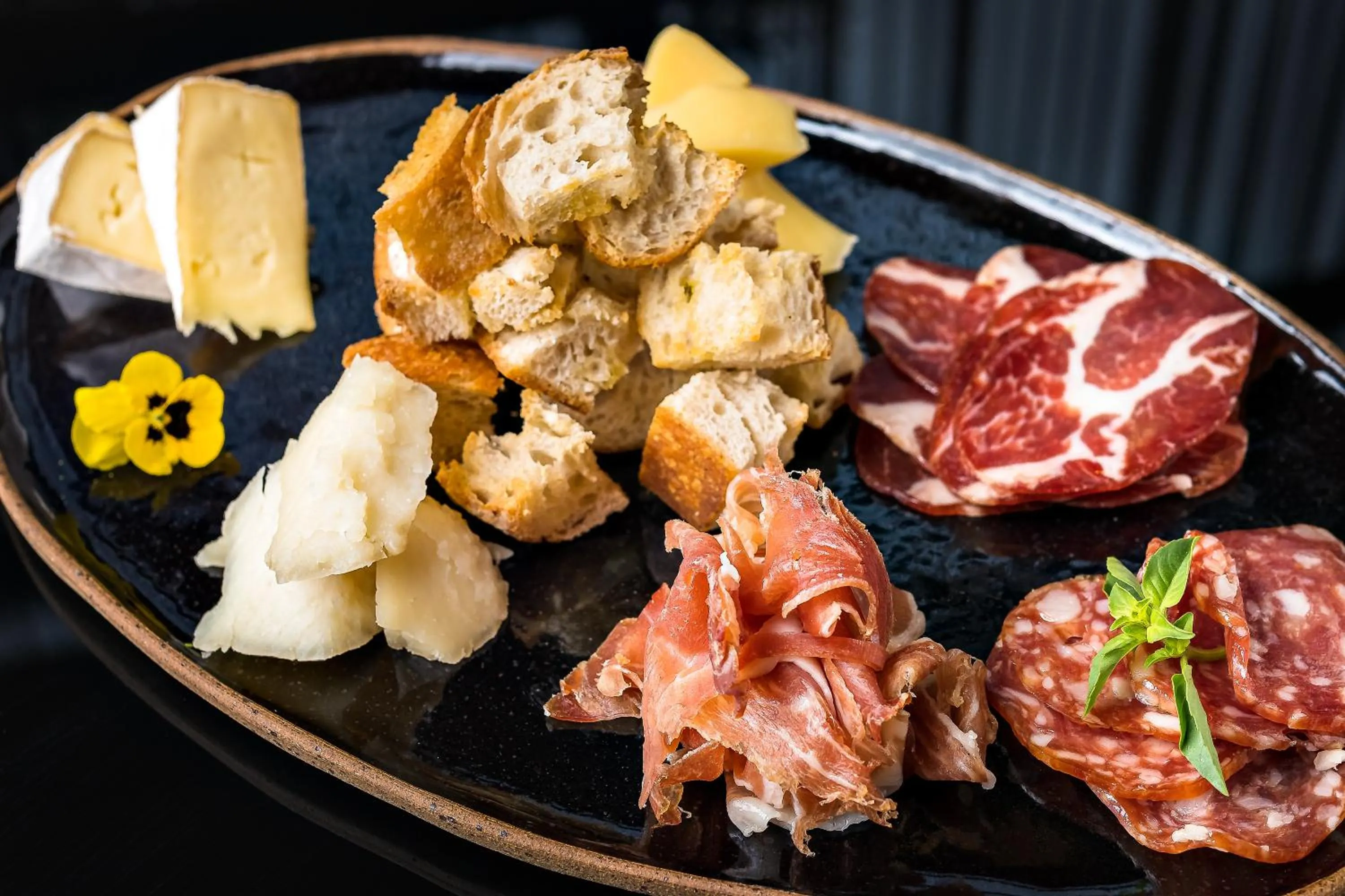 Lounge or bar in NH Collection Curitiba