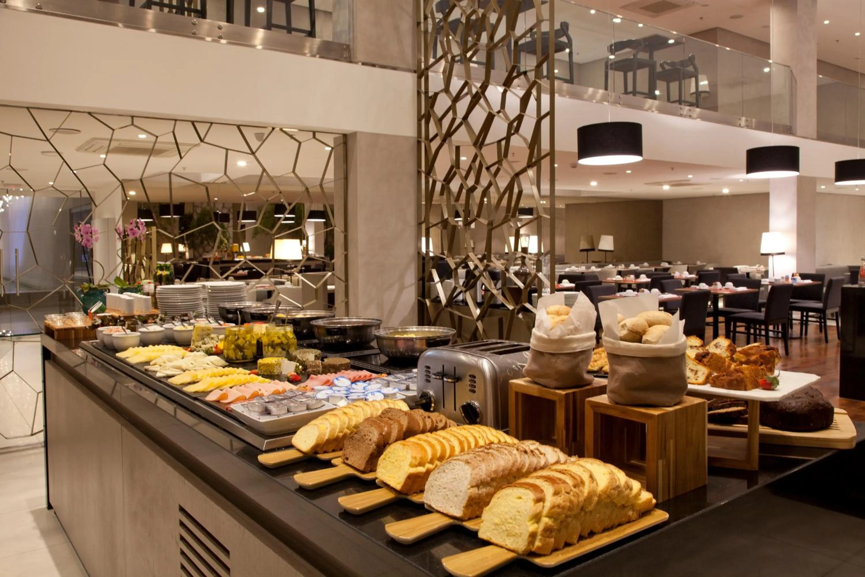 Breakfast in NH Collection Curitiba