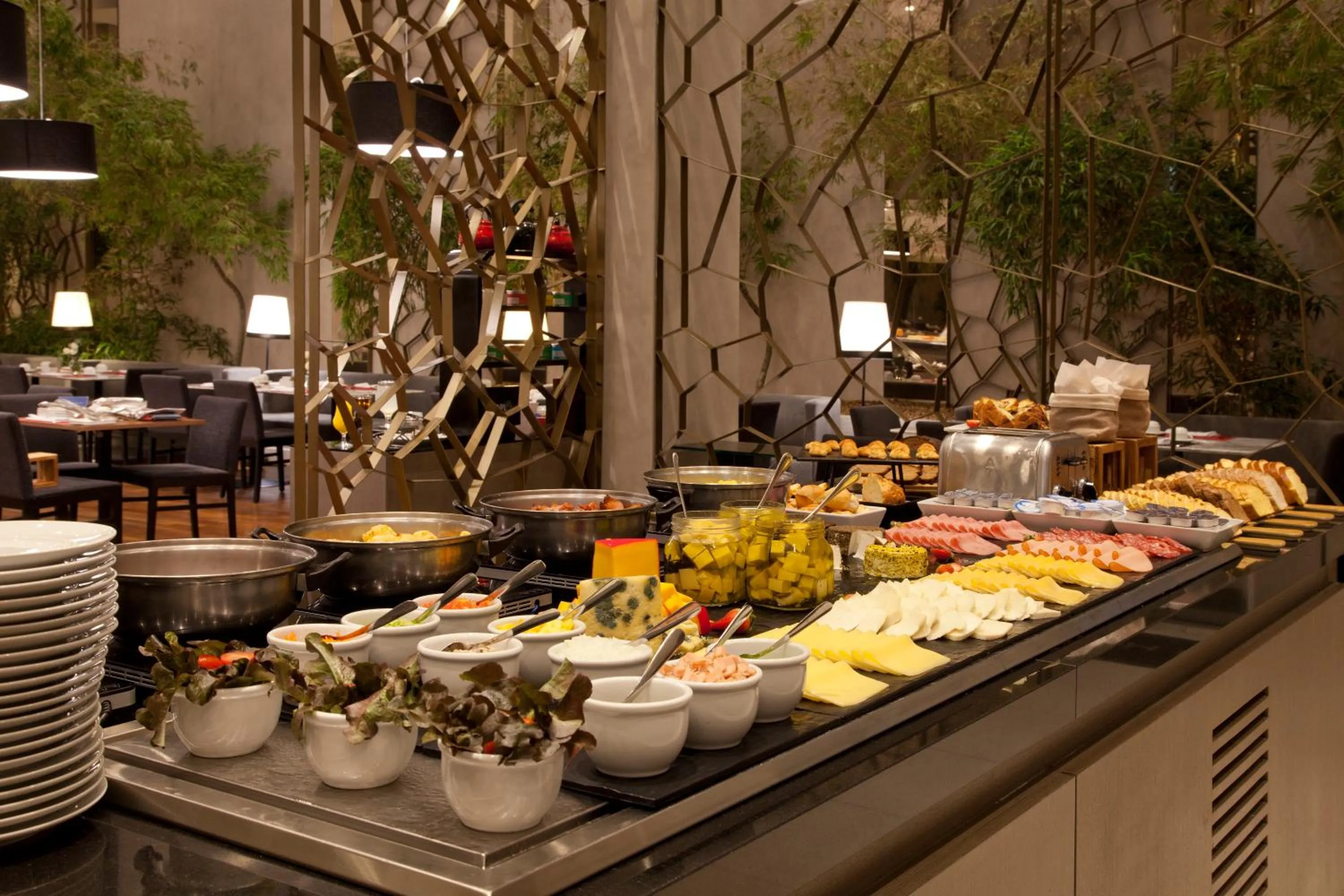 Breakfast in NH Collection Curitiba