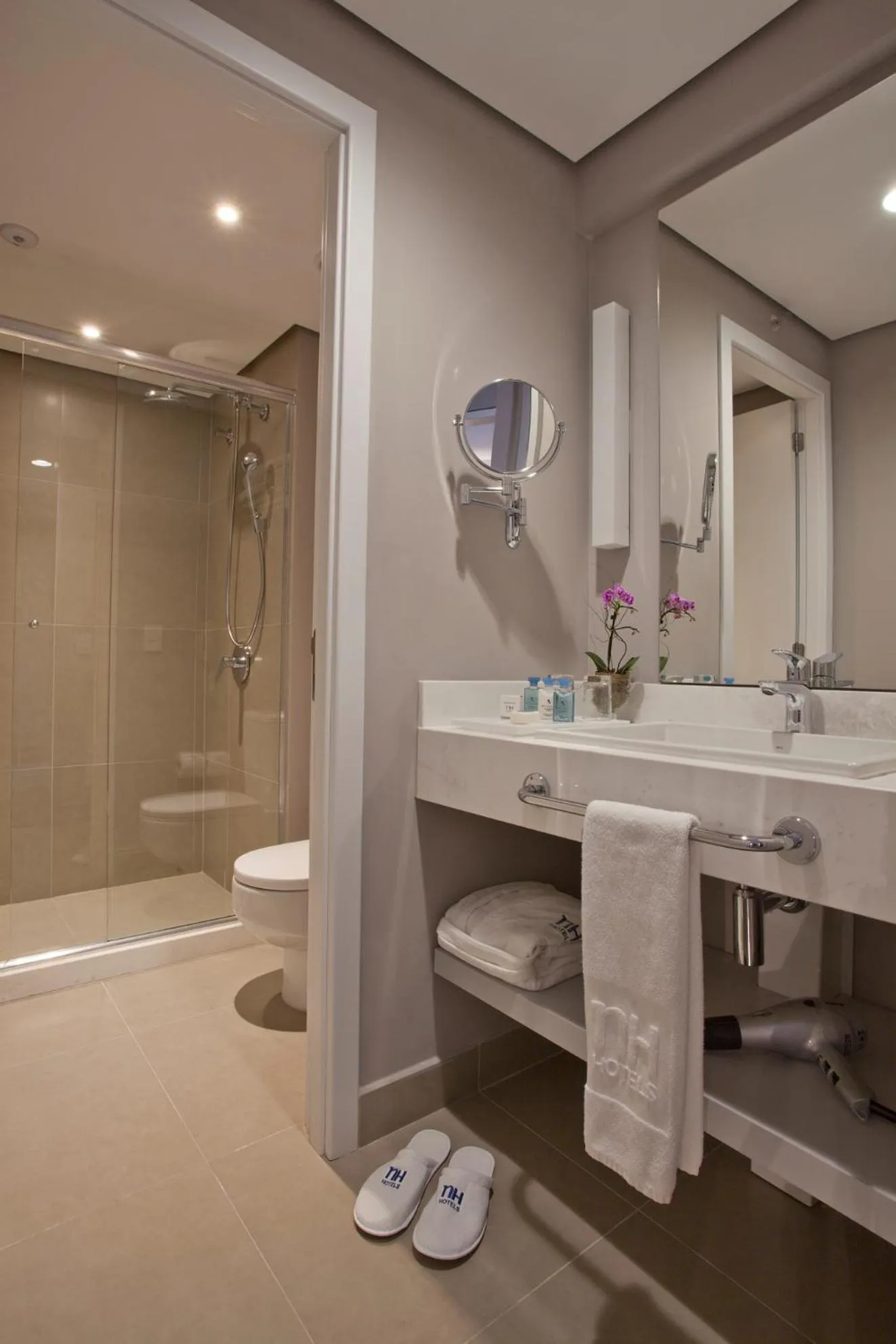 Bathroom in NH Collection Curitiba